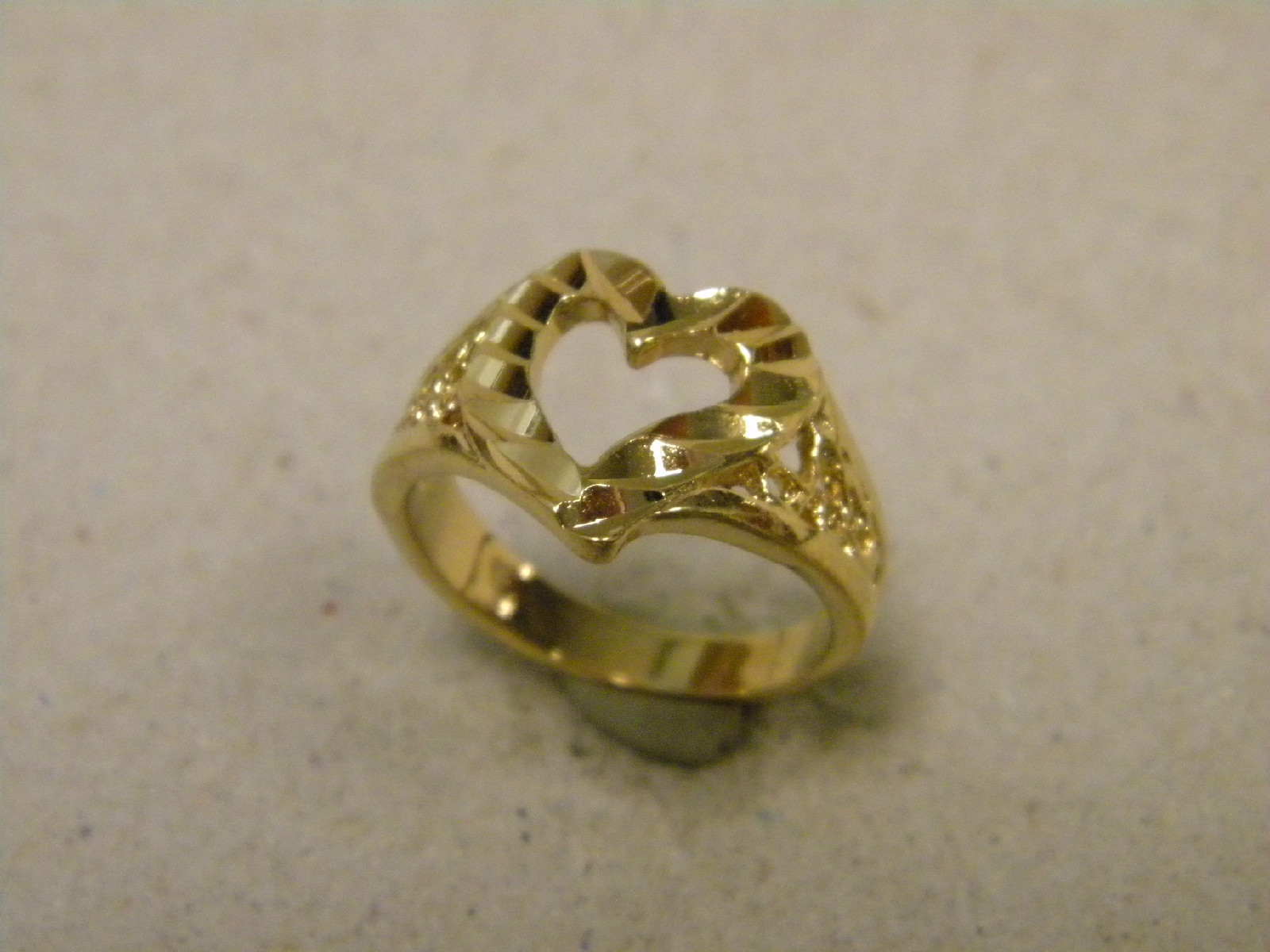 Lady’s Girl’s Women’s Yellow Gold Plated Filigree Open Heart Ring Size 7 7.5 8 9