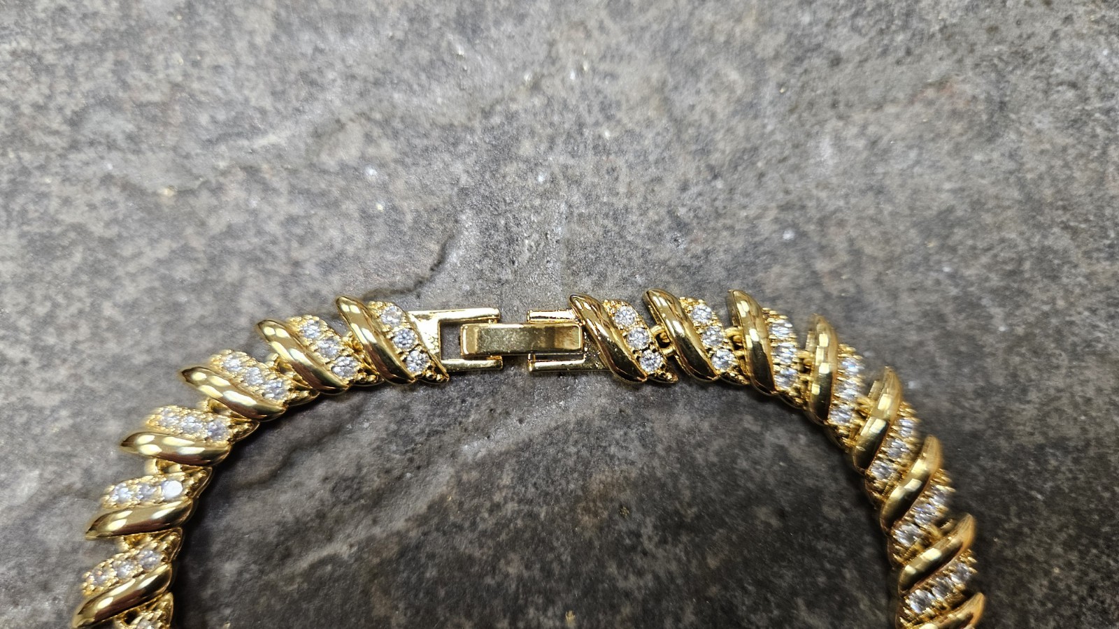 NWOT 18K Gold plated and rhinestone Tennis Bracelet
