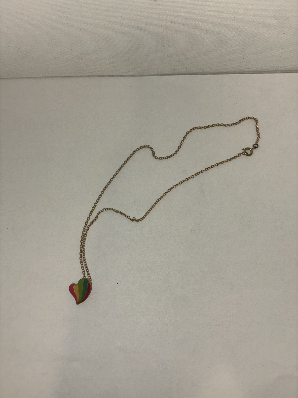 Lot of assorted women’s necklaces/ chains 26 in total.