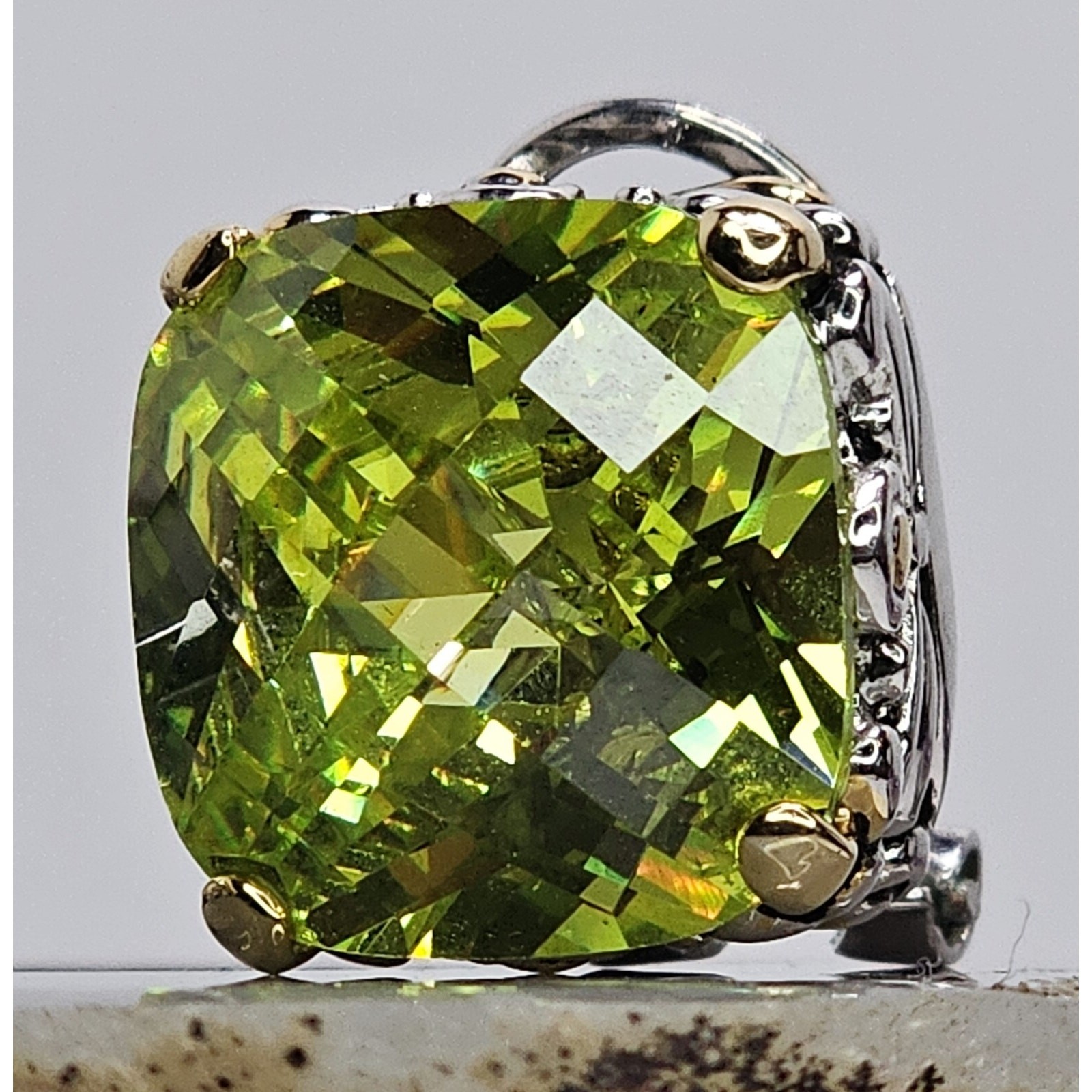 Costume Silver Tone – Green Stone Earrings & Ring Set – High Quality – Ring SZ 7
