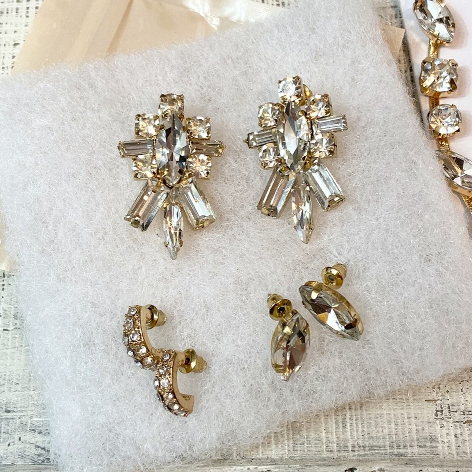 8 Other Reasons Gold & Crystal Trish Necklace & Earrings Four Piece Set NWT