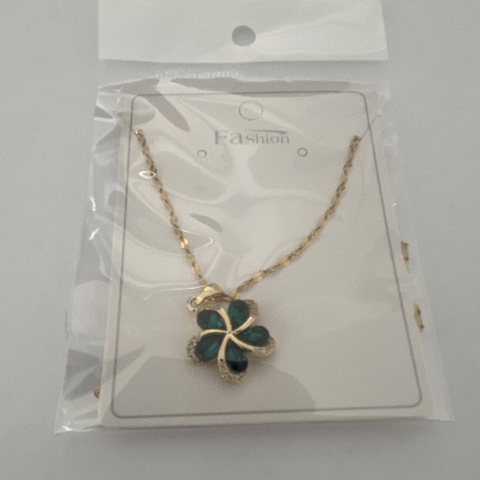 Gold Tone Green Crystal Clover Charm Pendant Chain Necklace Lucky Flower Theme