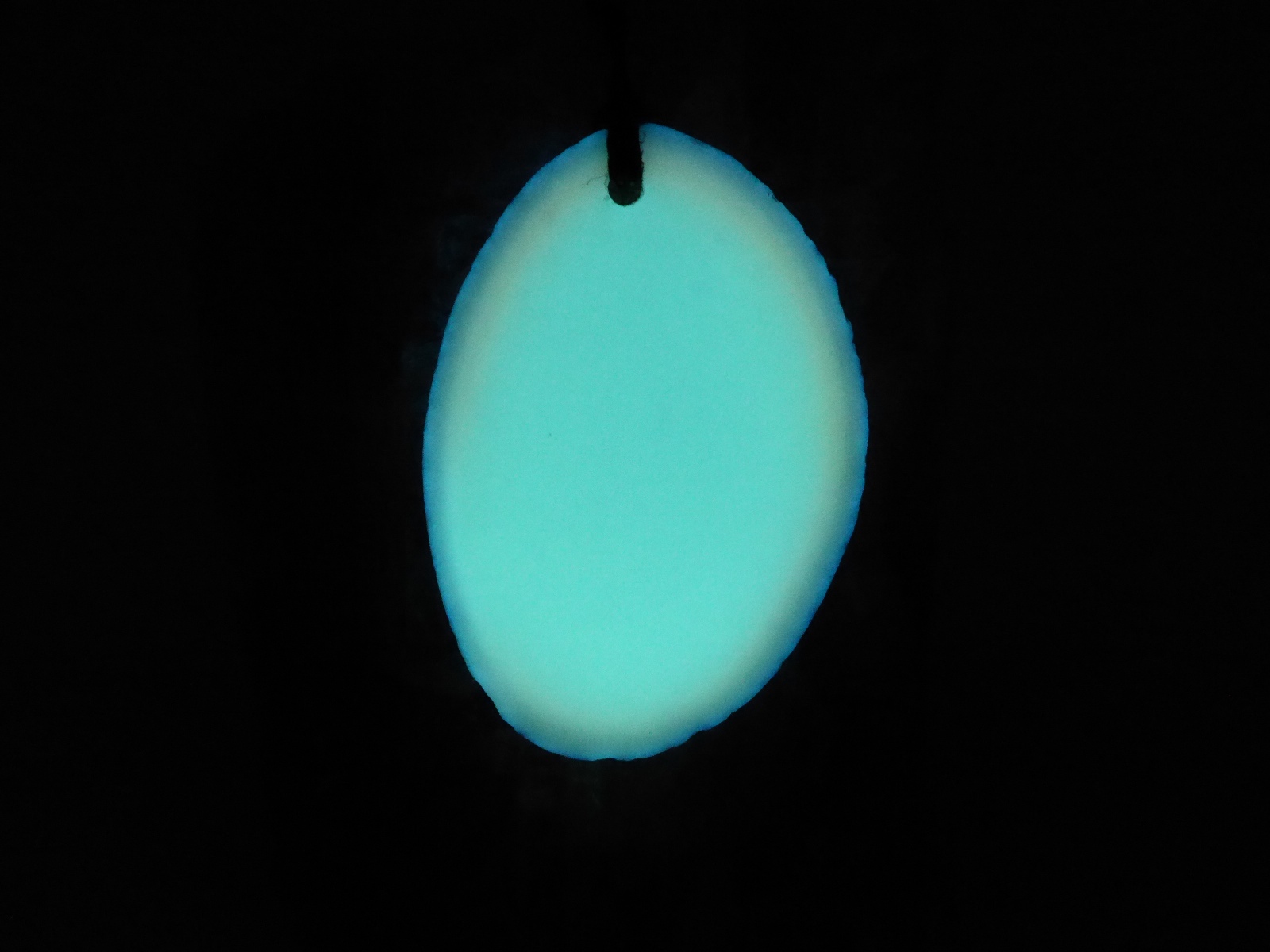 Phosphorescent Glow In The Dark Ye Ming Zhu Yeh Ming Ju Raw Slice Pendant 1 Pc