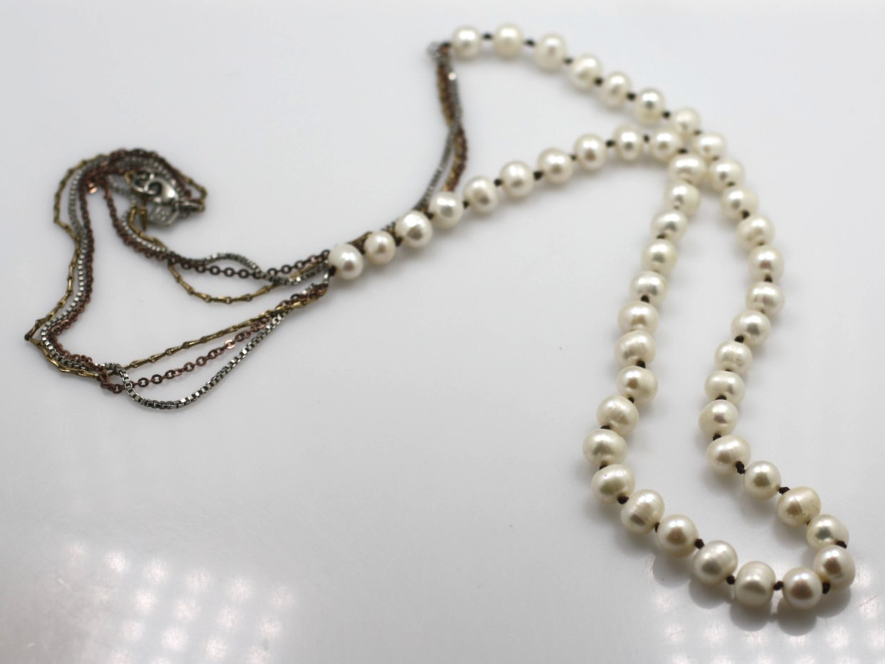 Banana Republic whit cultured Freshwater Pearl knotted multi tone chain Necklace