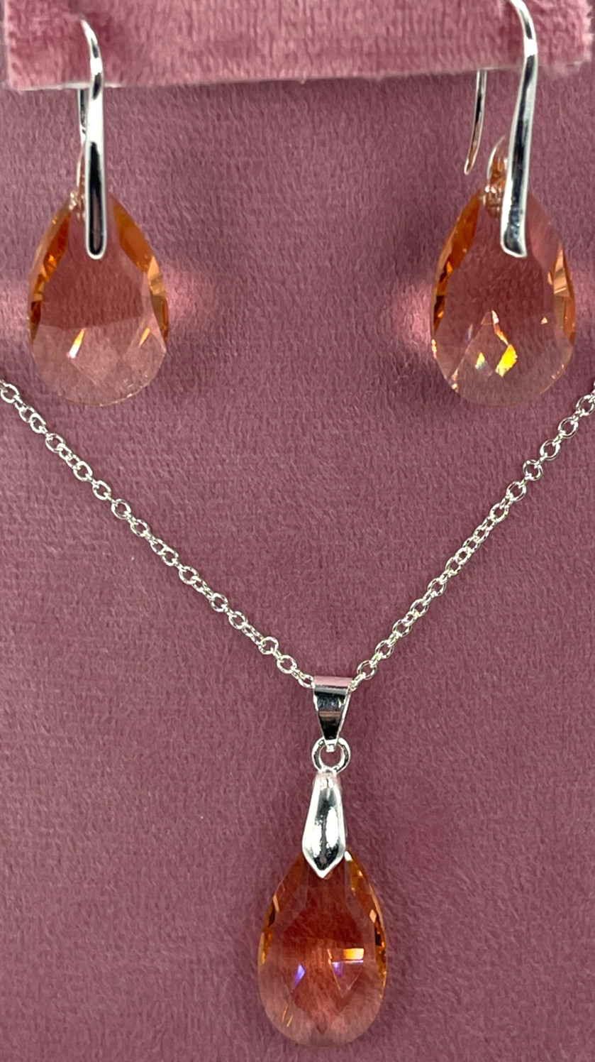 Necklace/Earrings 925 Silver Peach Color Faceted Teardrop Crystals 20″ Ear 1.5″