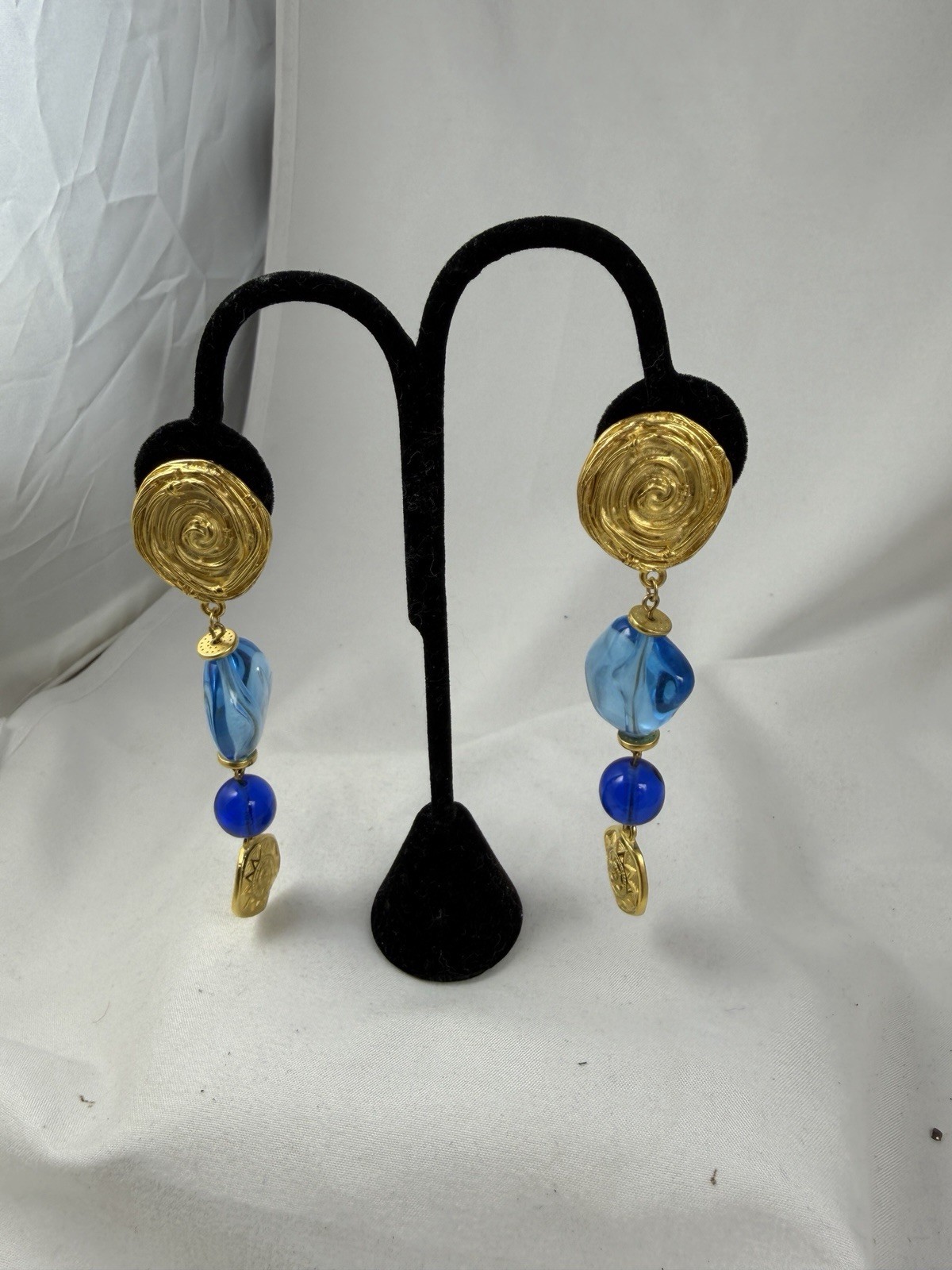 Norma Jean Unsigned Earrings High End Gold Tone Shades of Blue Dangle Drop