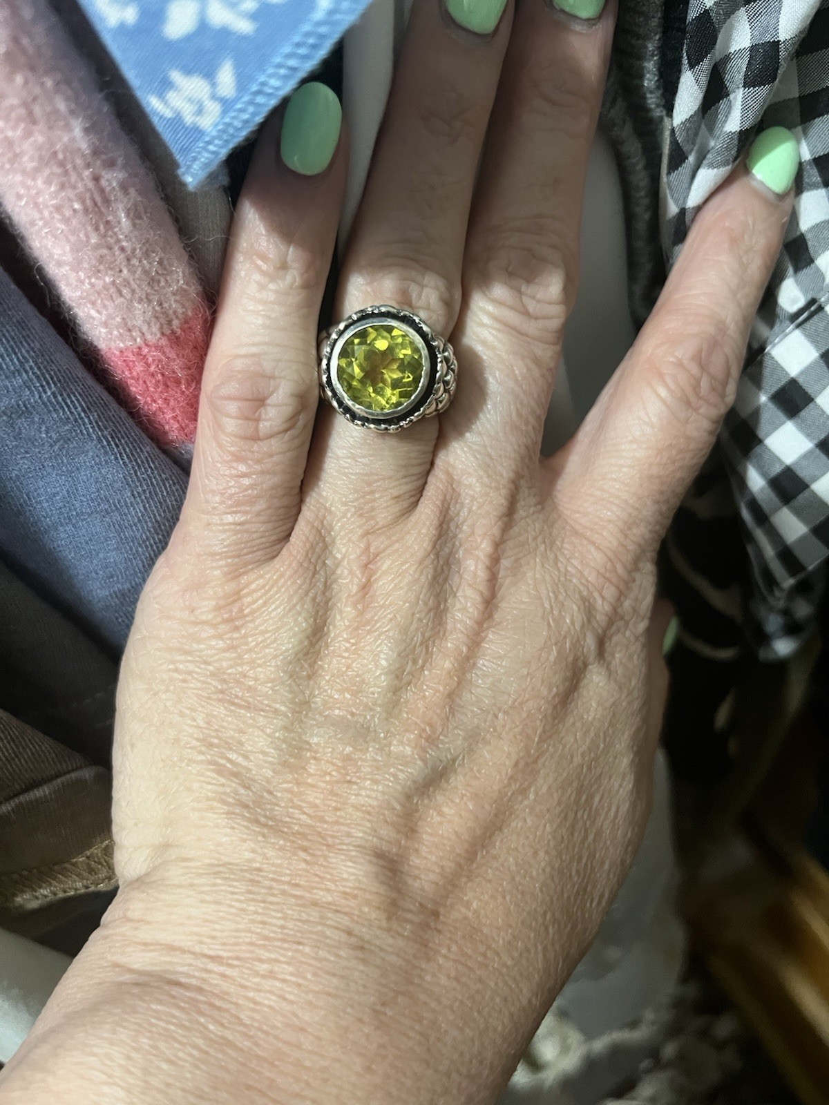 Dian Malouf Silver Tone Textured Band Ring Size 8 w/ Peridot Stone