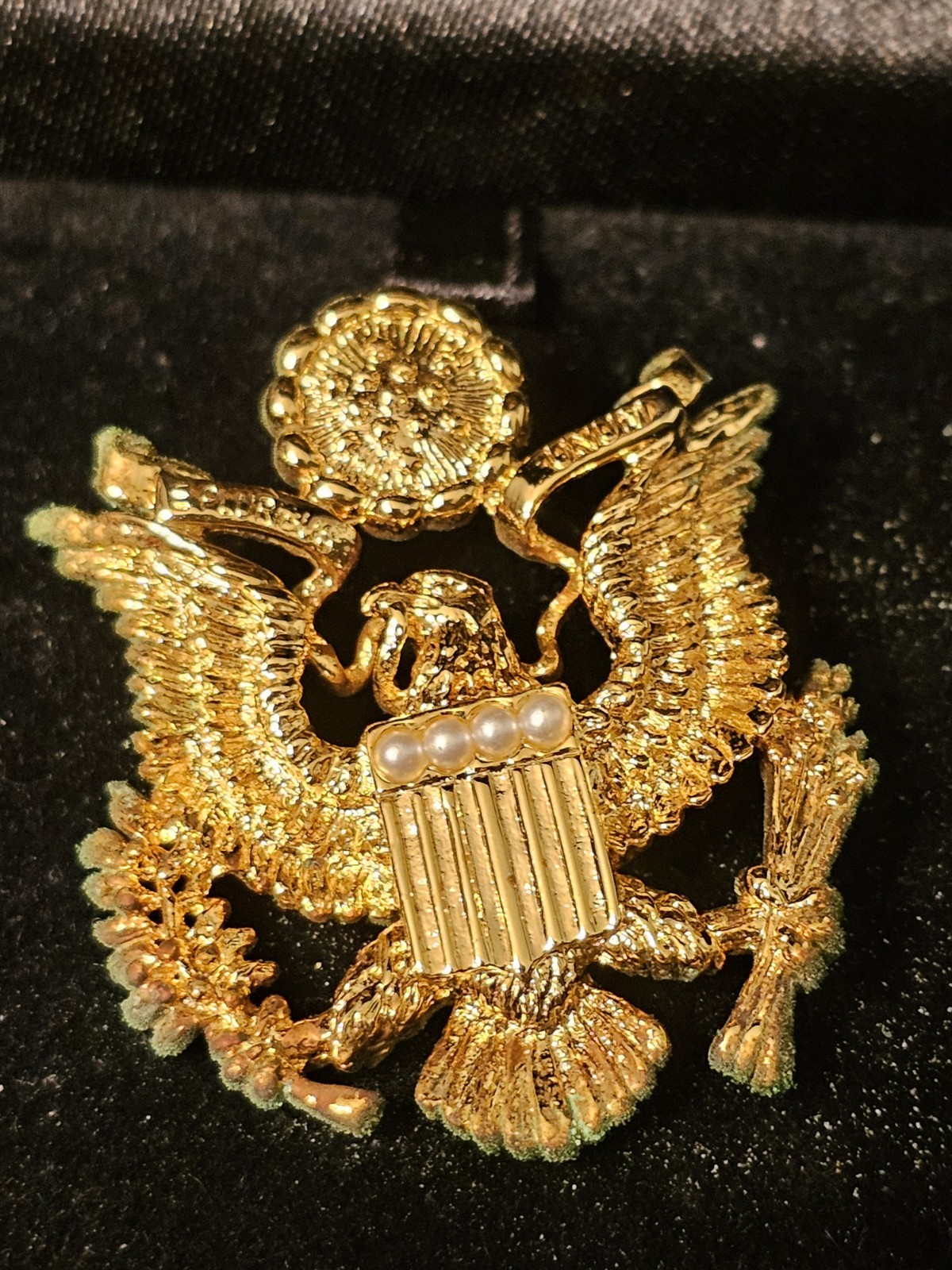 Ann Hand Great Seal Seal Of The United States Pin Brooch Gold Tone Faux Pearl
