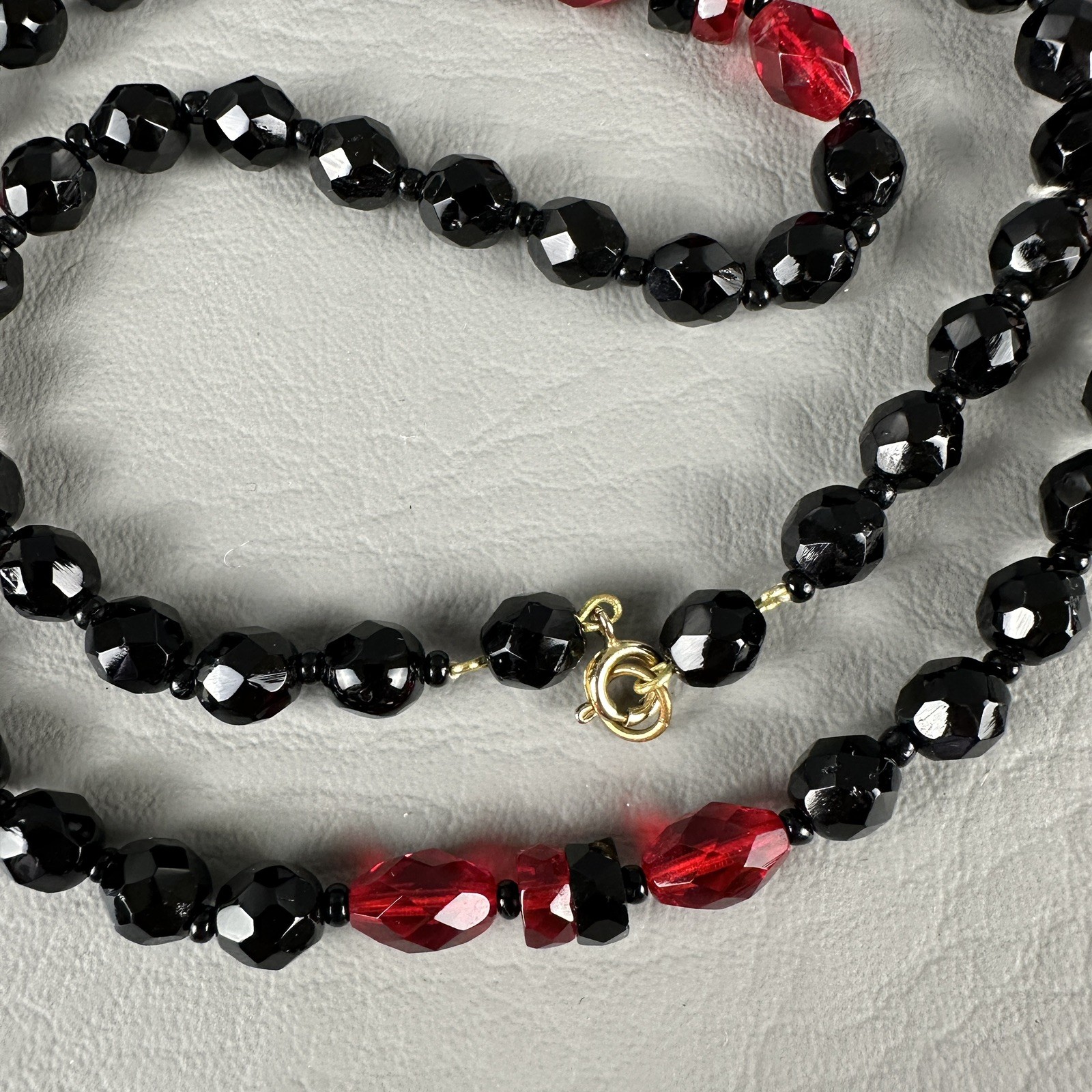 Vintage Bead Necklace Black Red Art Deco Style Long Acrylic 30″