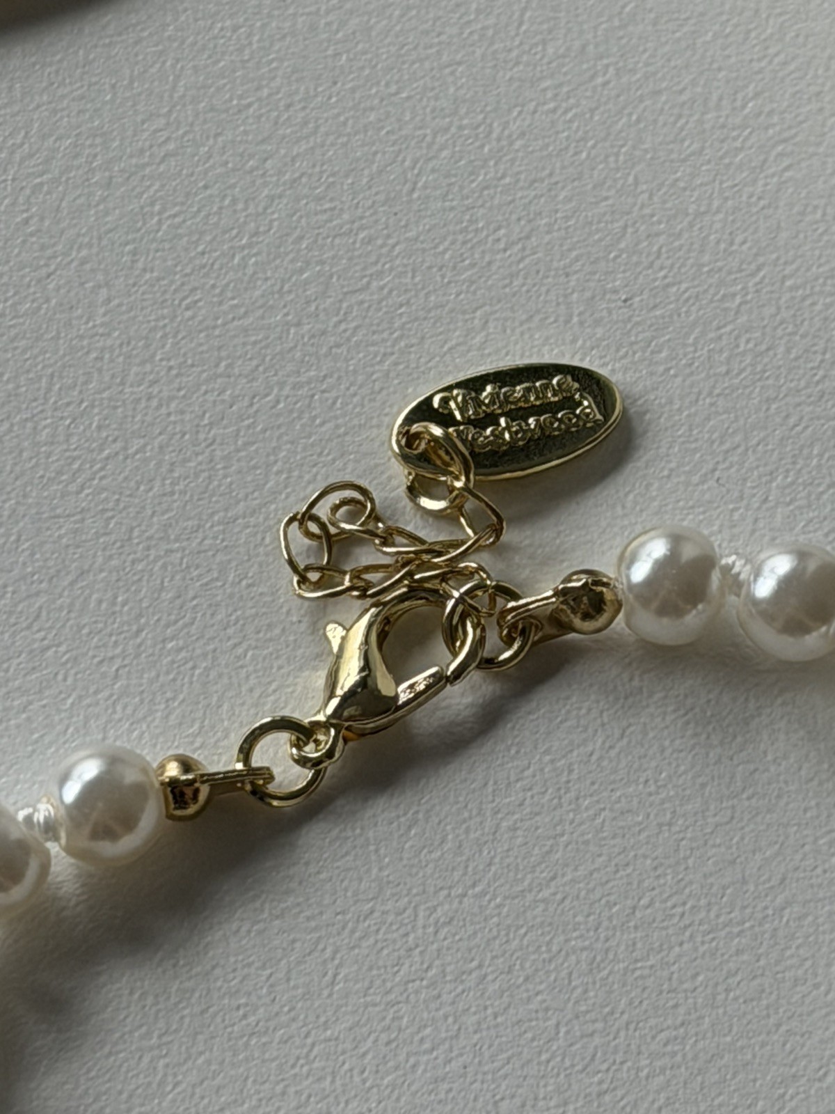 VW Mini Bas Relief Pearl Bracelet – Gold