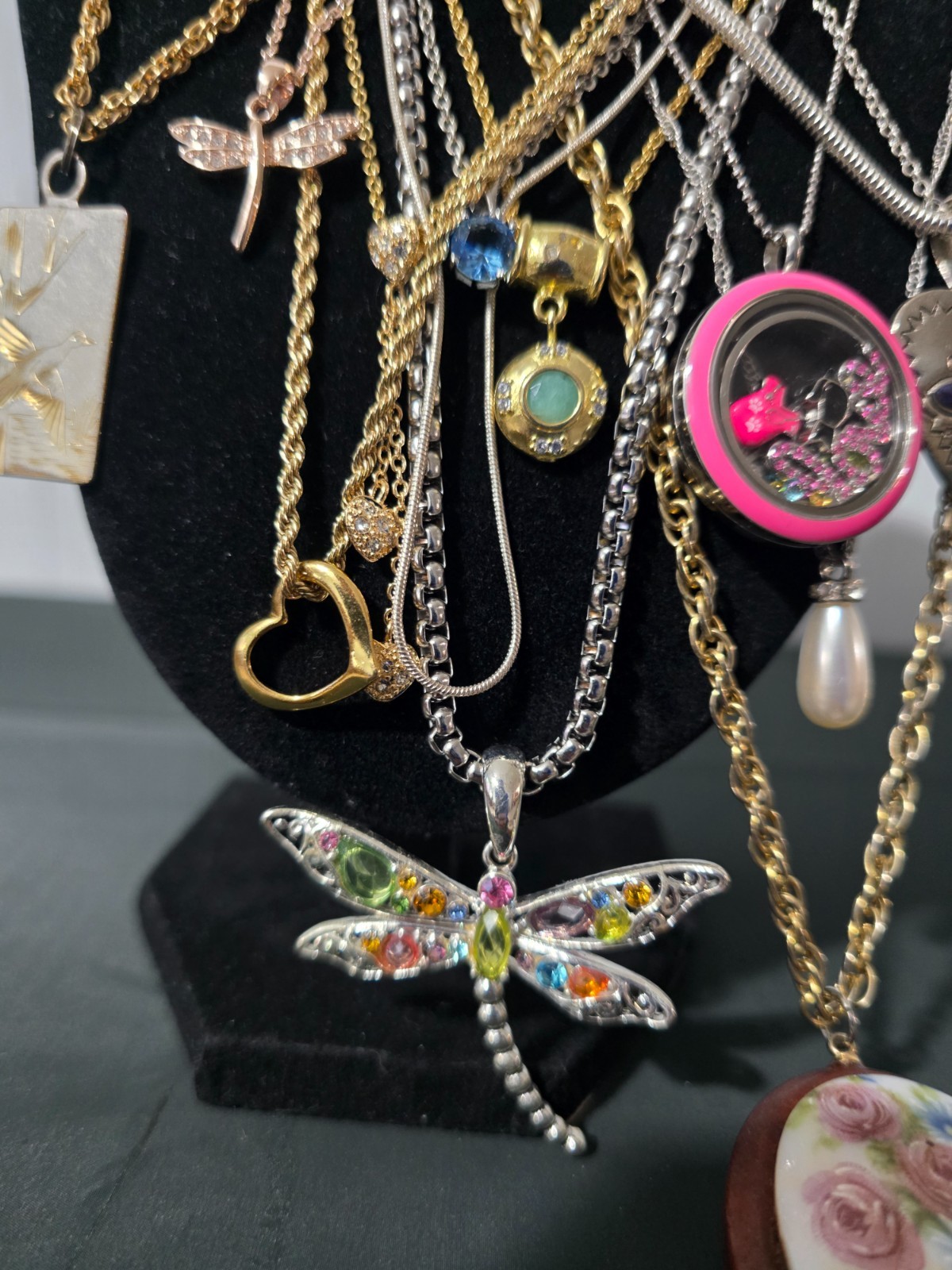 Lot of (12) Necklaces Mixed Metals/Materials