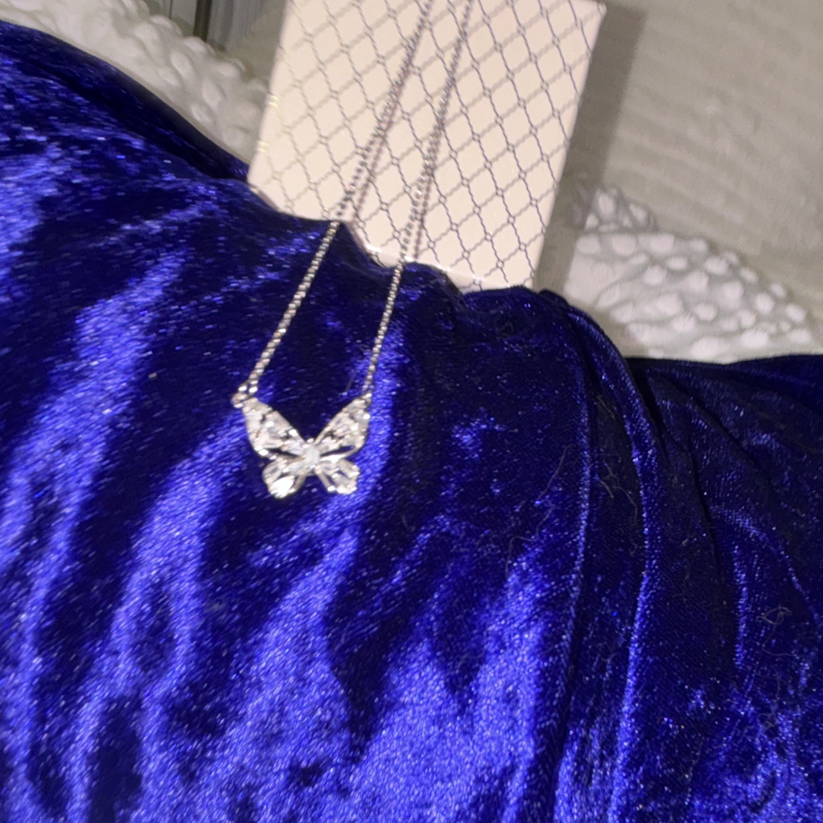 Macys Silver Tone Metal Butterfly Charm Pendant Necklace Cable Chain No Stone