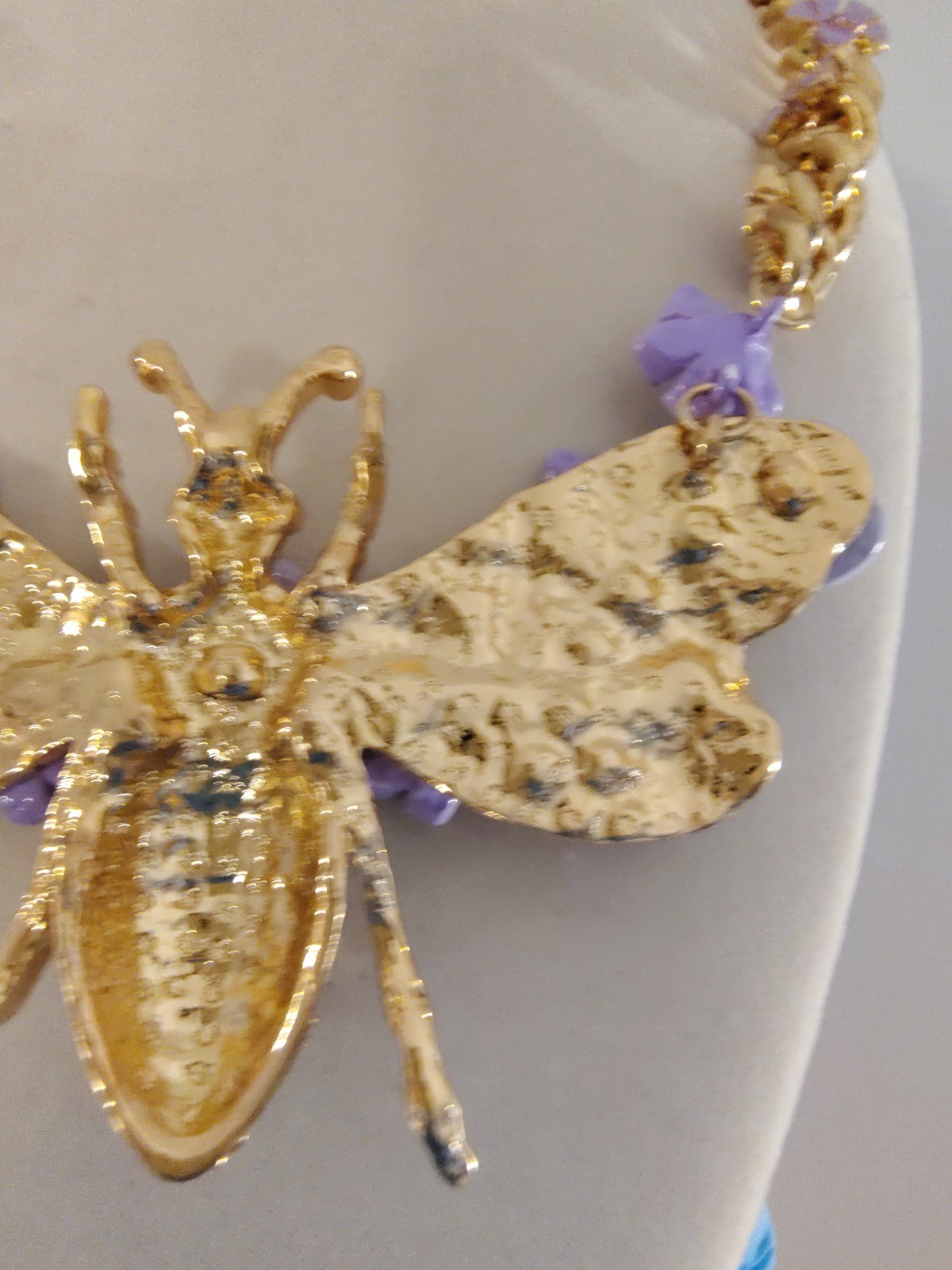 ​Betsey Johnson Flower Show Bee Statement Necklace Purple Lavender Rhinestone