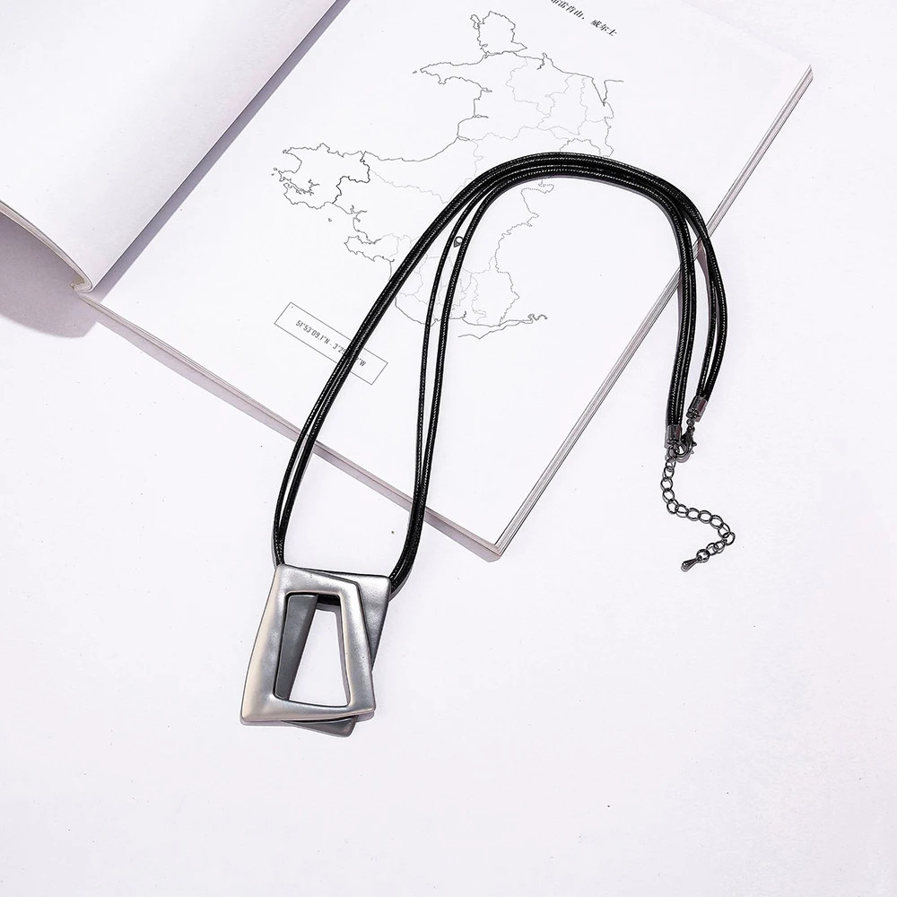 2023 Sweater Chain Long Necklace Trendy Zinc Alloy Metal Gold Color Necklaces