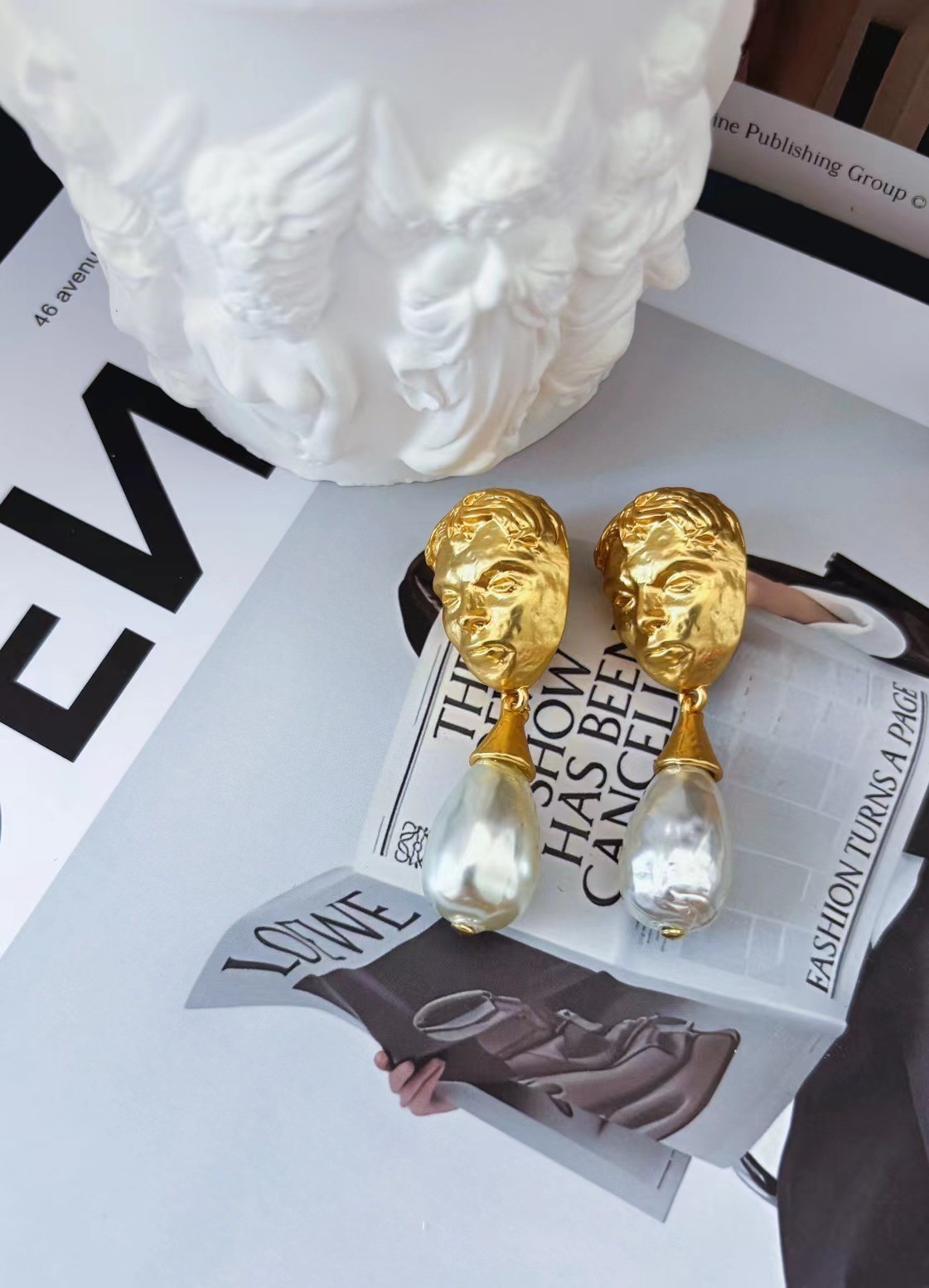 AUTHENTIC Super High Quality Schiaparelli Facial Sculpture Pearl Gold Earrings