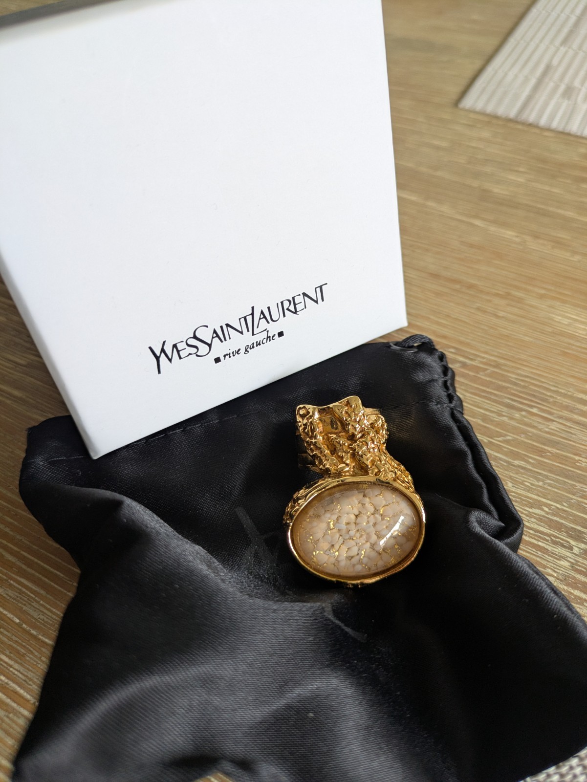Ysl Yves Saint Laurent Arty Ring – Gold / Cream – SIZE 5