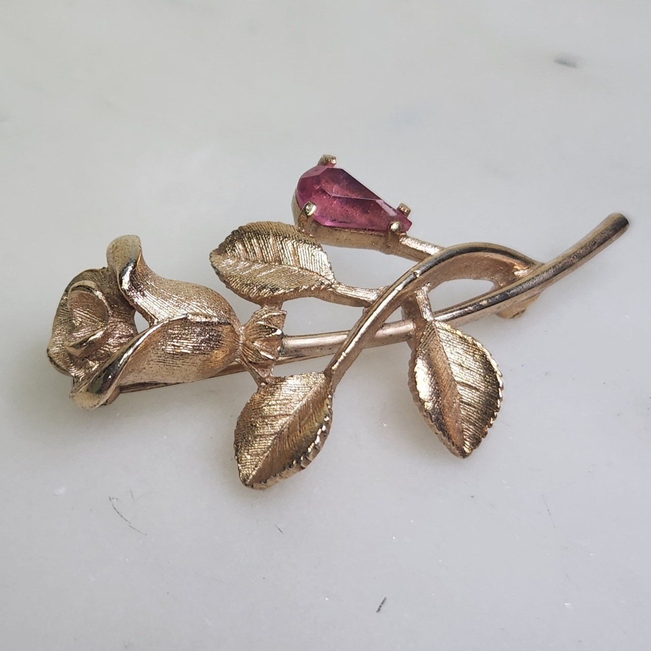 Vintage Avon Signed Gold Tone Rose Brooch Pink Rhinestone Flower Pin