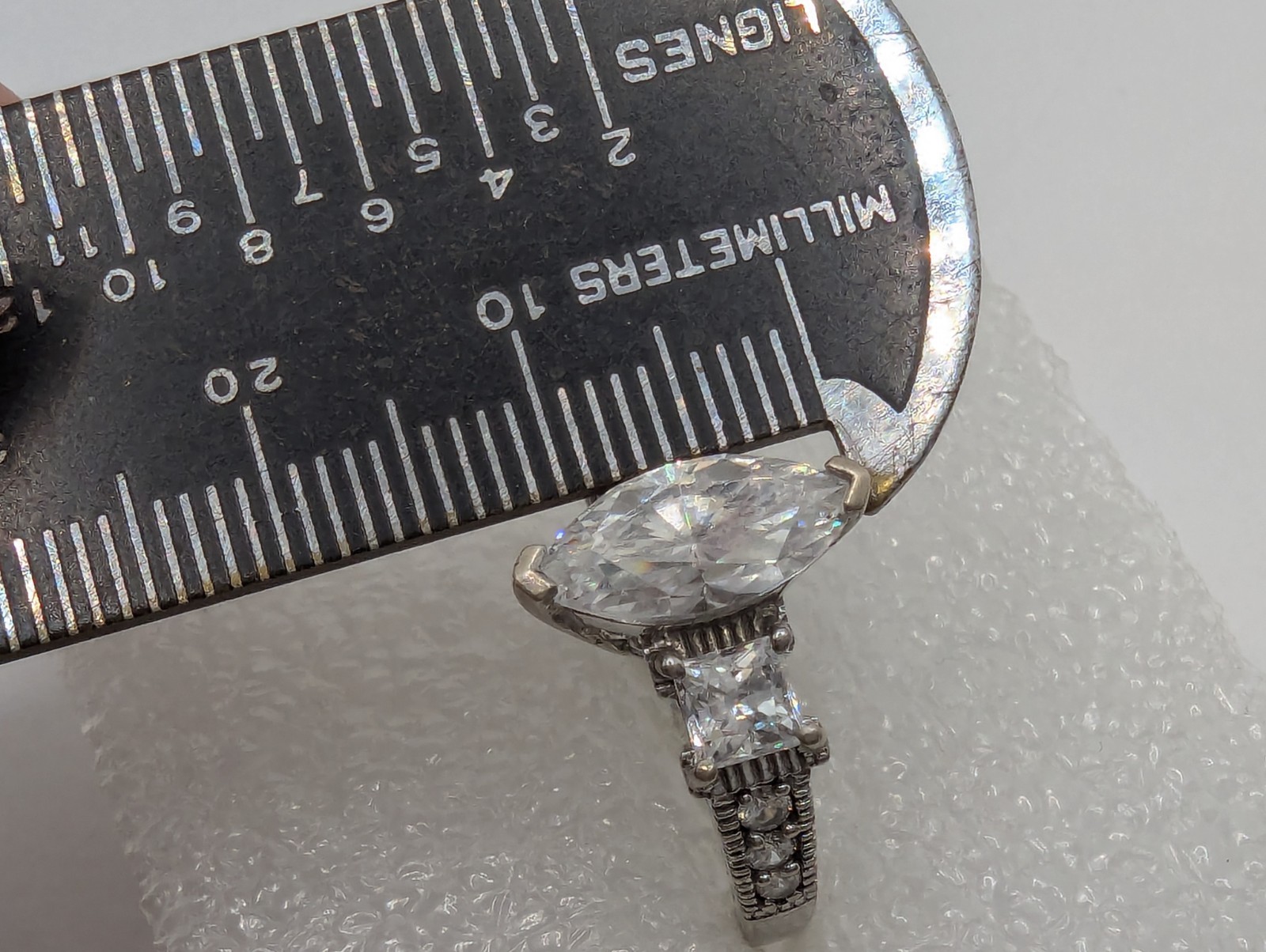 Sterling Silver 925 Marquise Cut Cubic Zirconia Ring Size 6
