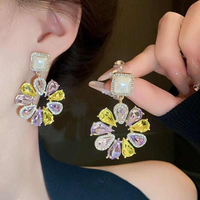 Gold Alloy Jewelry Set Strand Imitation Pearl Necklace Zirconia Floral Earrings