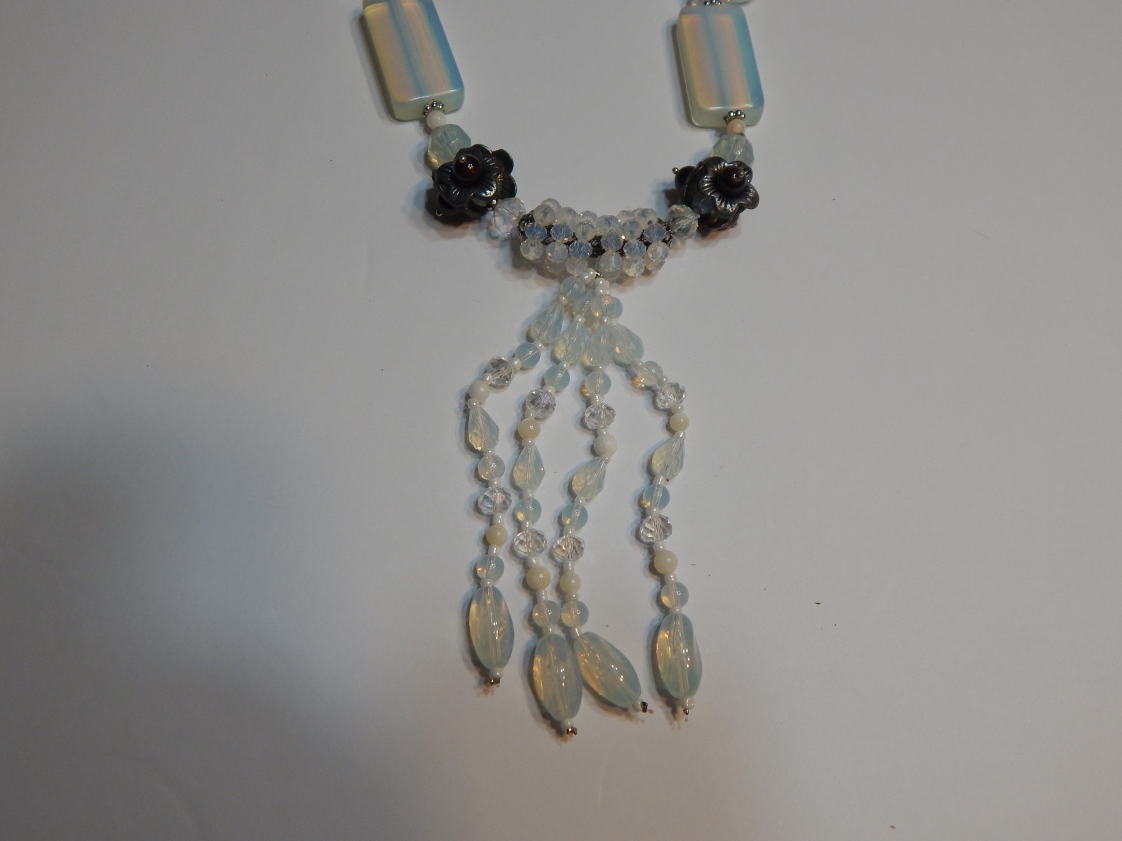 necklace women Opalite 24in with extender a very nice looking peice (N13)