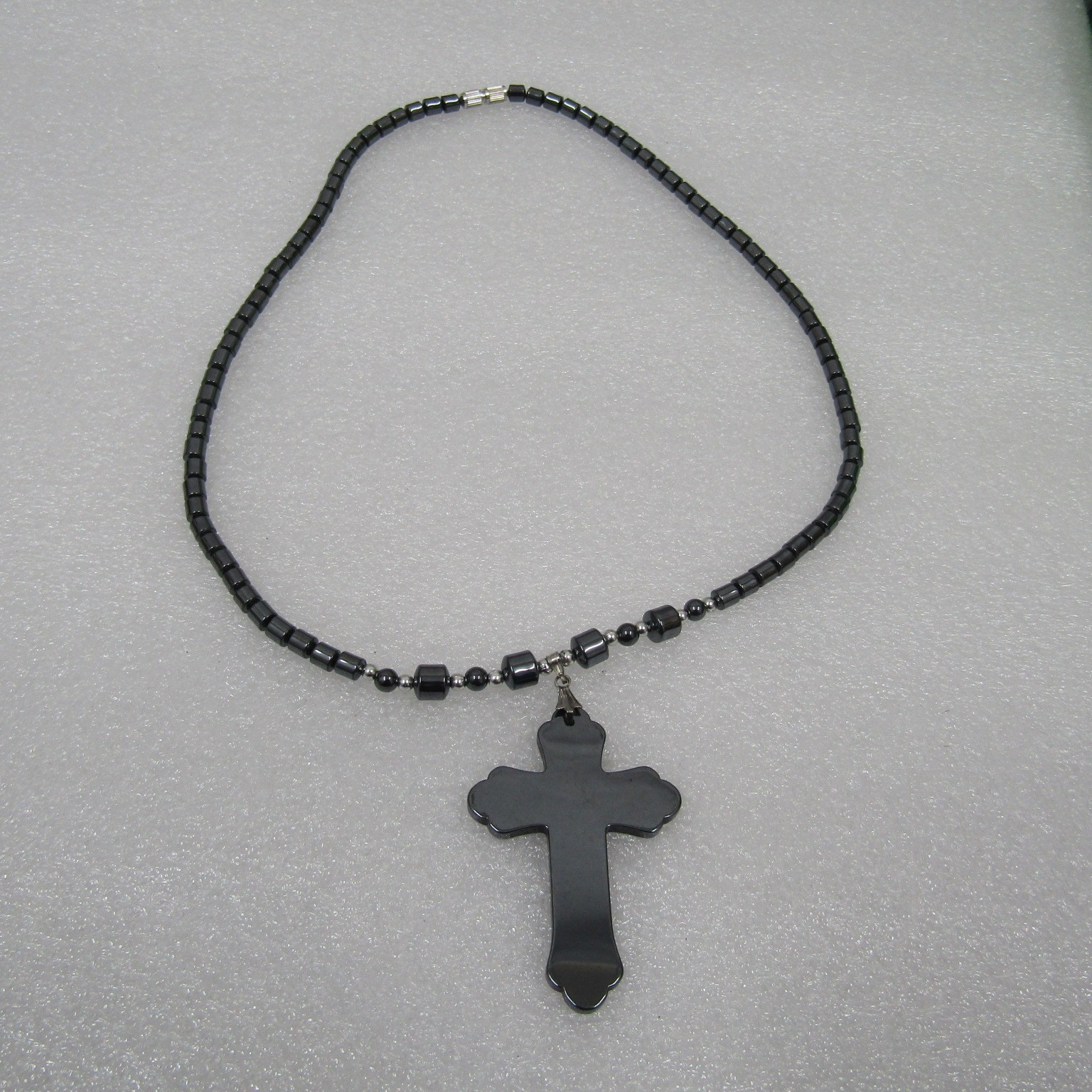 Women’s Jewelry Black Necklace Hematite Beads None Magnetic