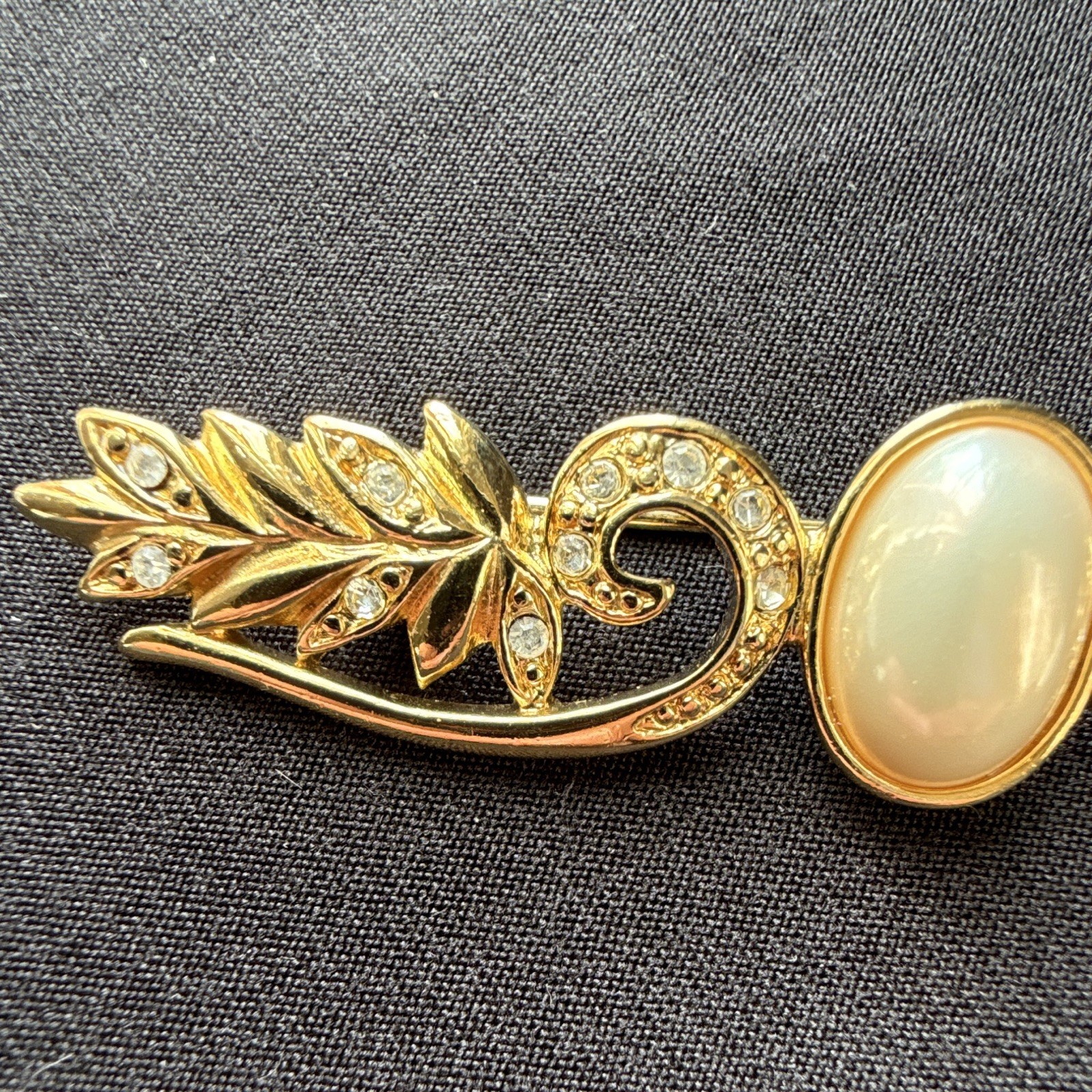 Vintage Trifari Signed Gold Tone Leaf Scroll Bar Brooch Pin Oval White Cabochon