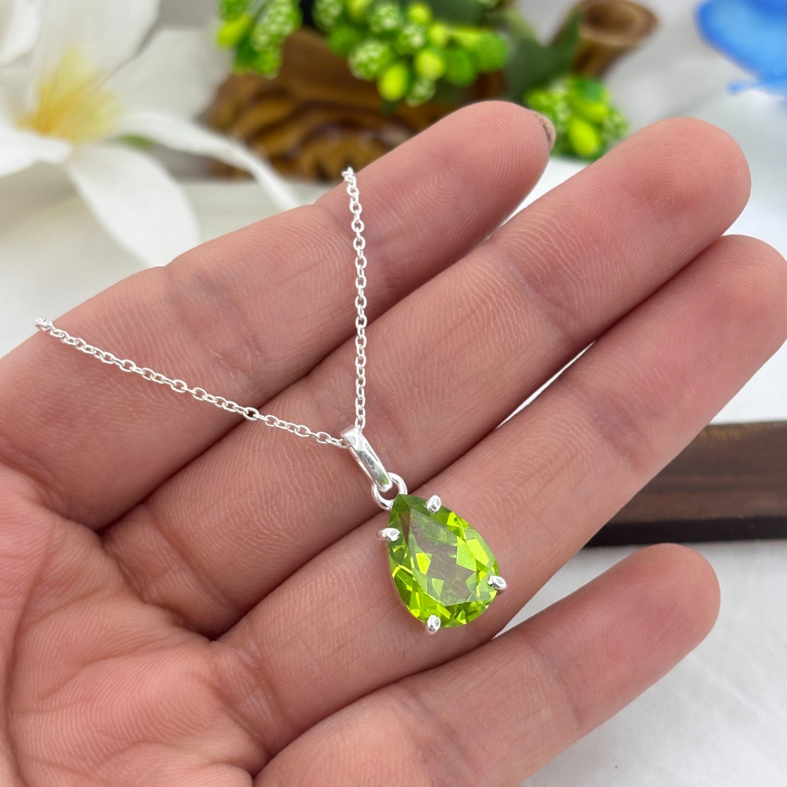 August Everyday teardrop Peridot 10x14m Pendant Handmade Silver Women Jewelry