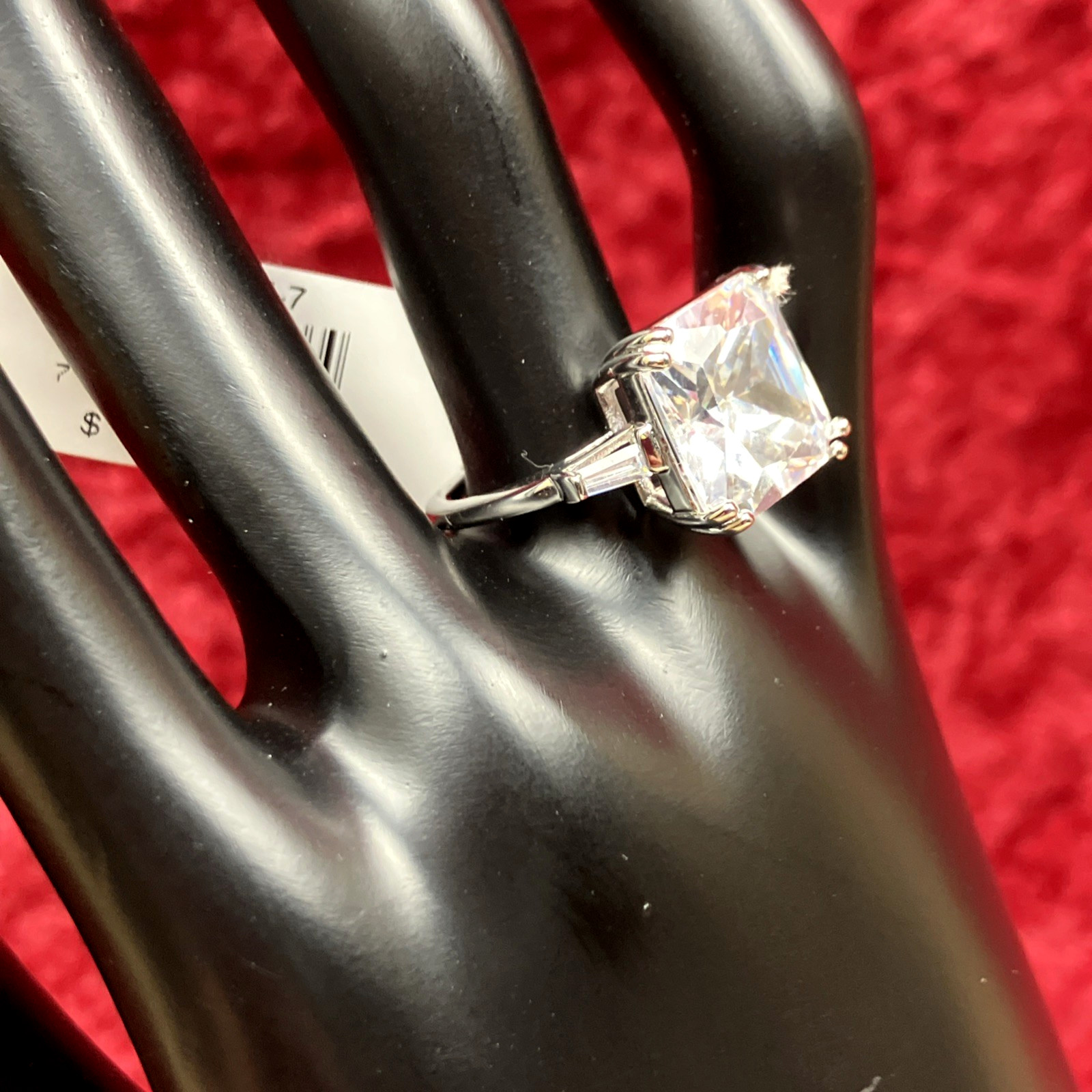 Macy’s CZ Asscher Cut Center Stone Ring In Silver Plate Size 7 NWT RP $60