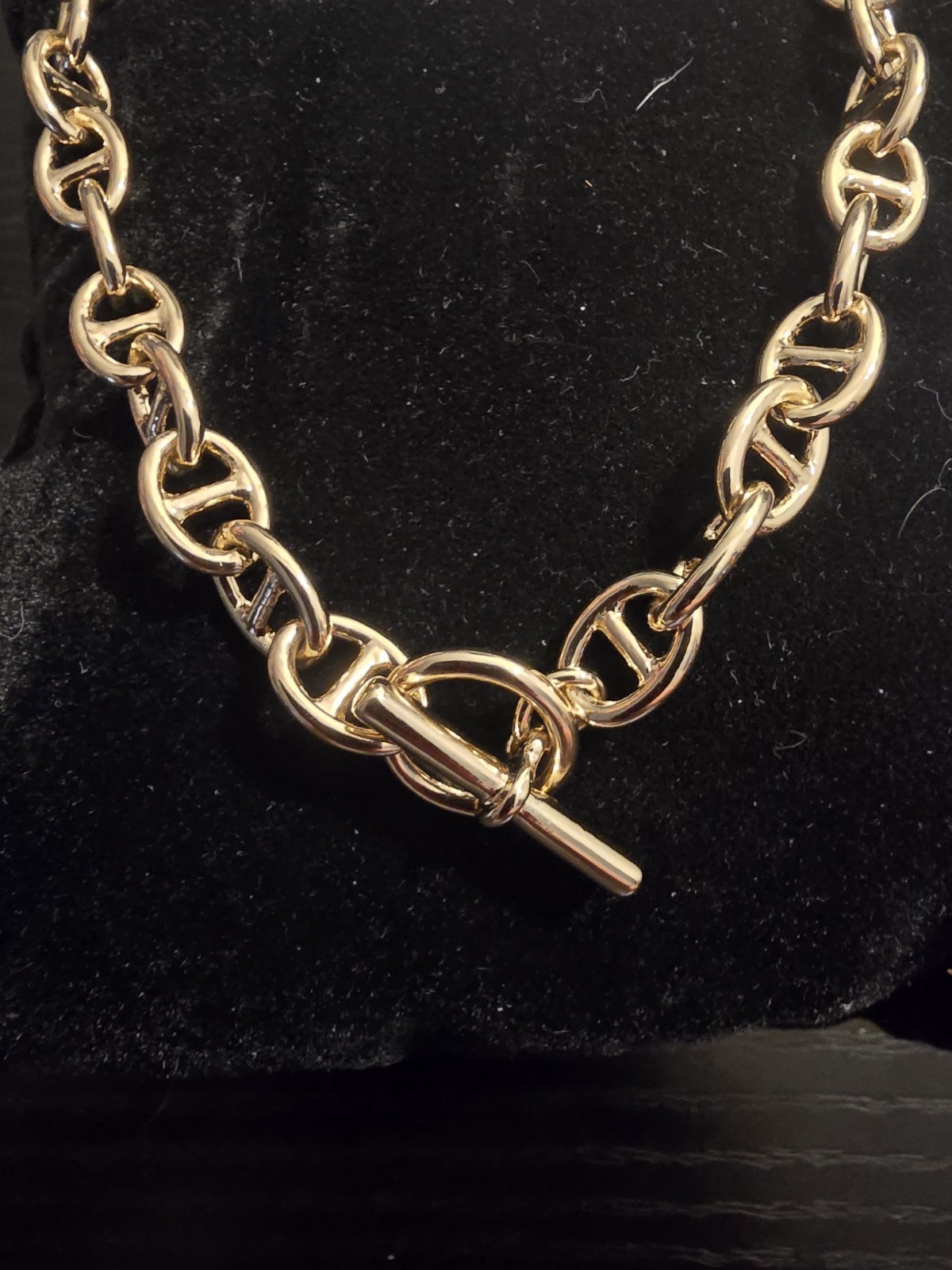 LOFT Gold Tone Oval Link Chain Toggle Necklace 18 in Fashion Costume Jewelry