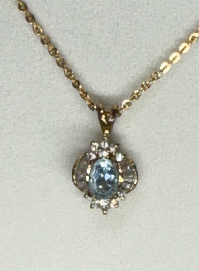 Gold Tone Metal Chain Necklace Oval Blue Stone Charm Pendant