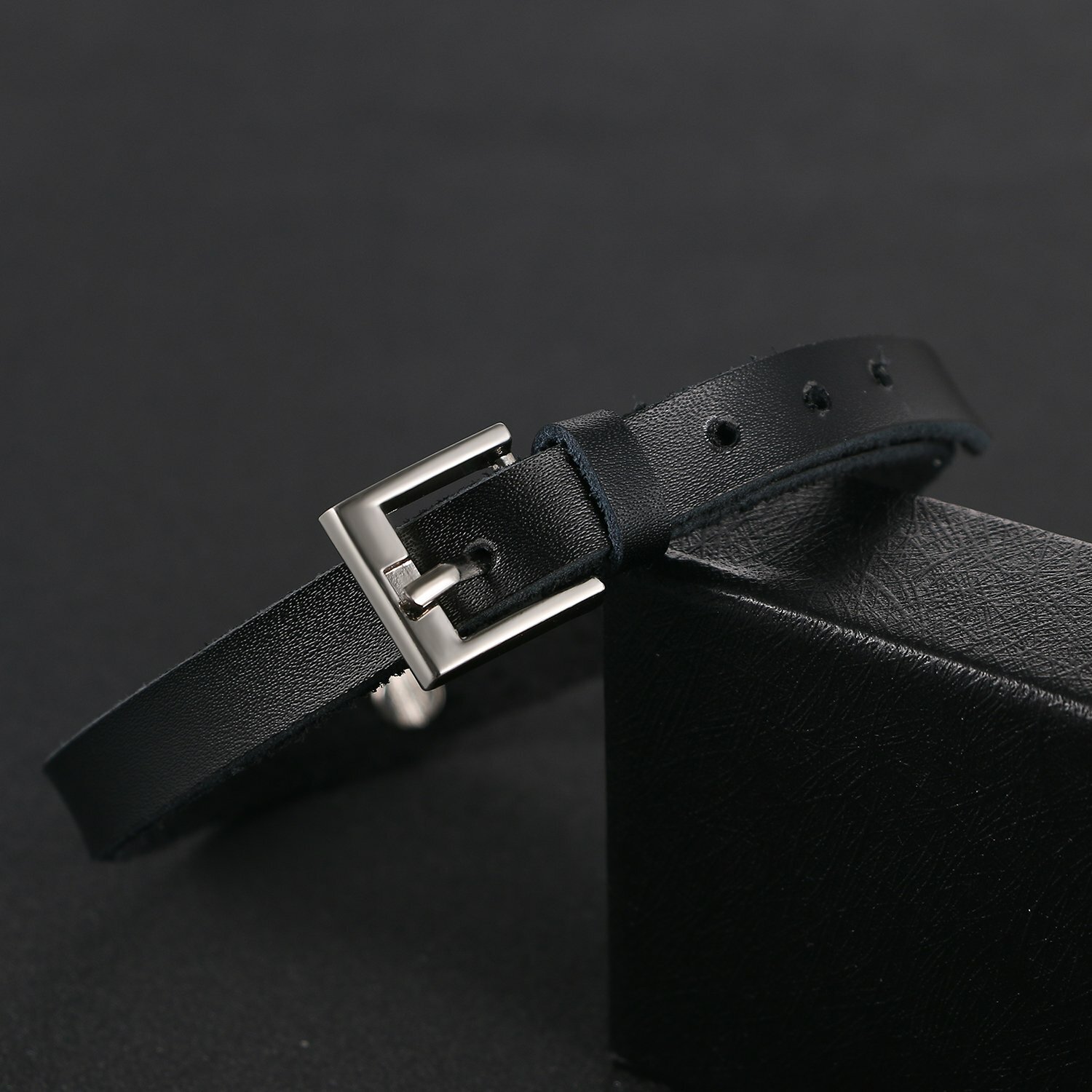 Women’s Leather Collar Choker Punk Gothic Adjustable Necklace Clasp Girl Lady