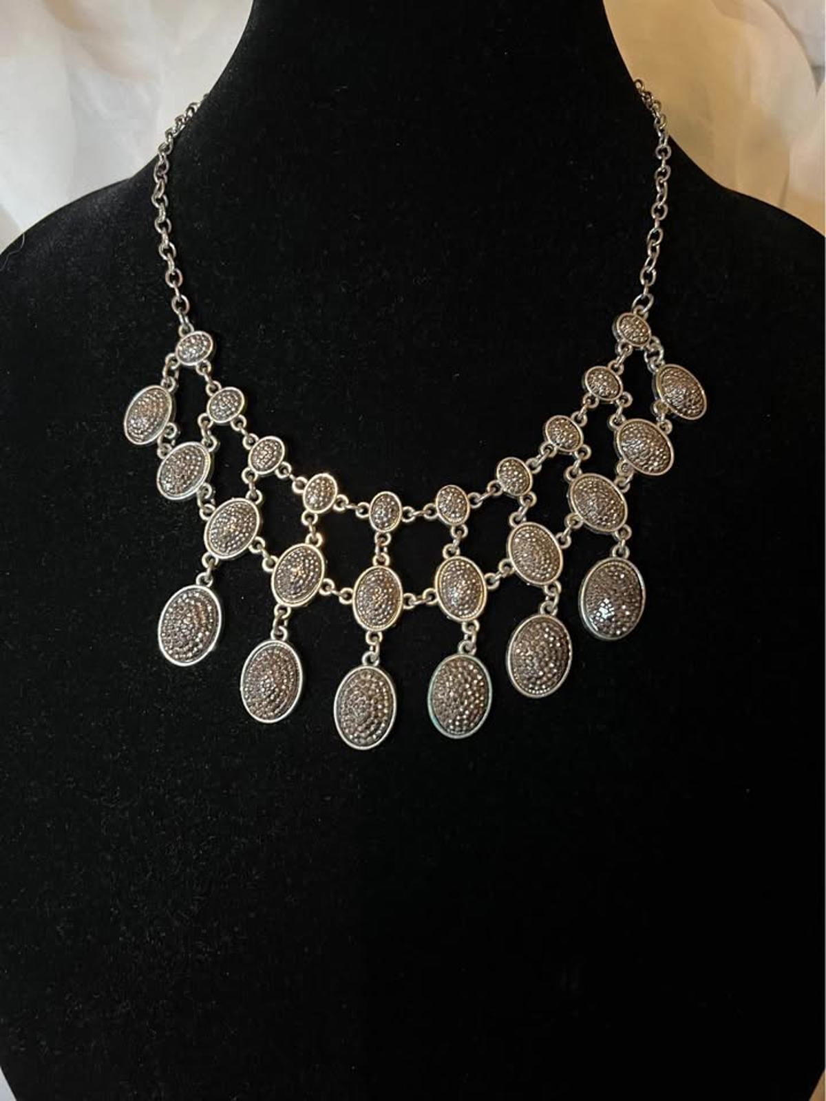 Black Tone Chain Statement Necklace in Good Condition