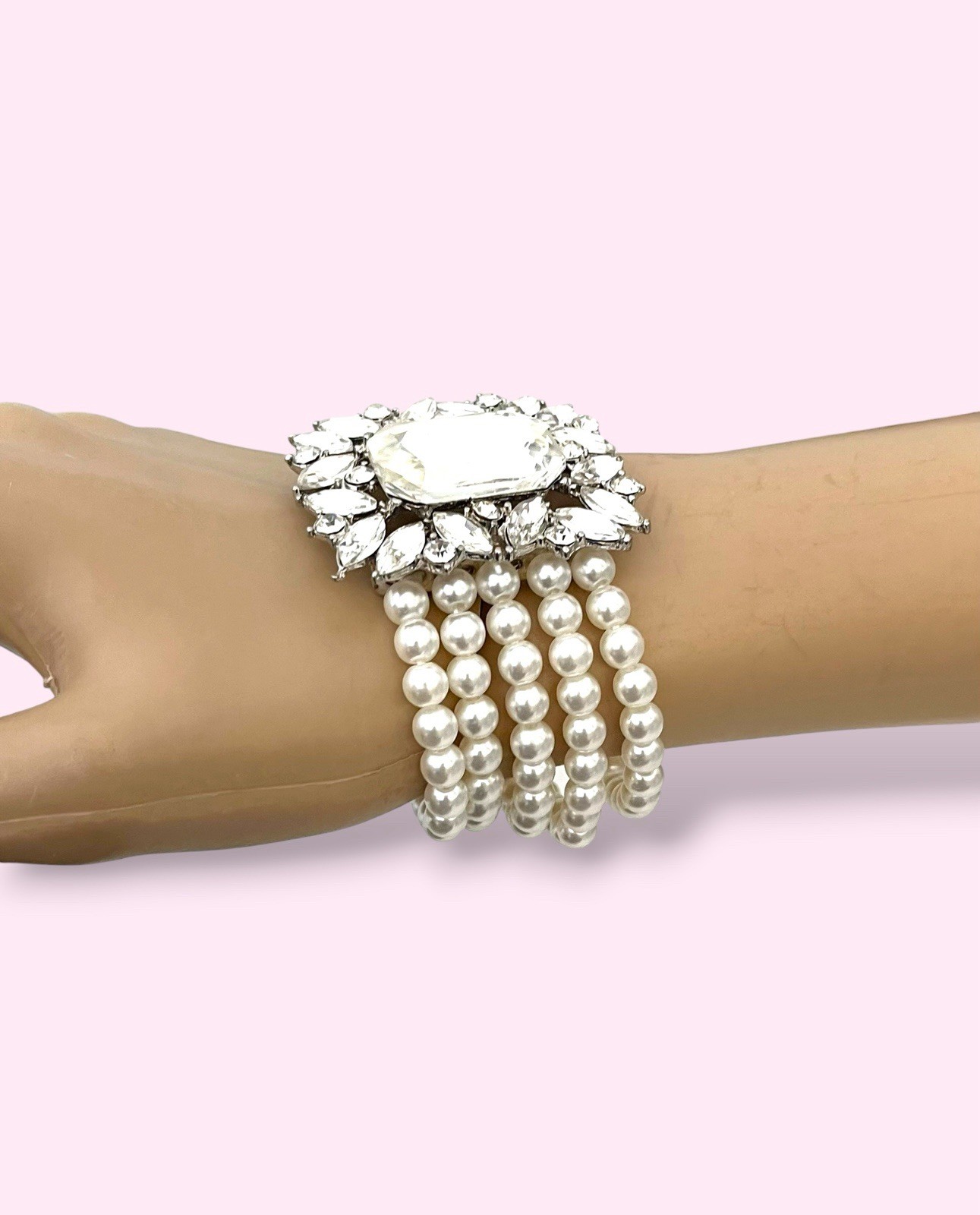 Vintage Look 1.25″ Wide White Faux Pearl Crystal Stretchable Statement Bracelet