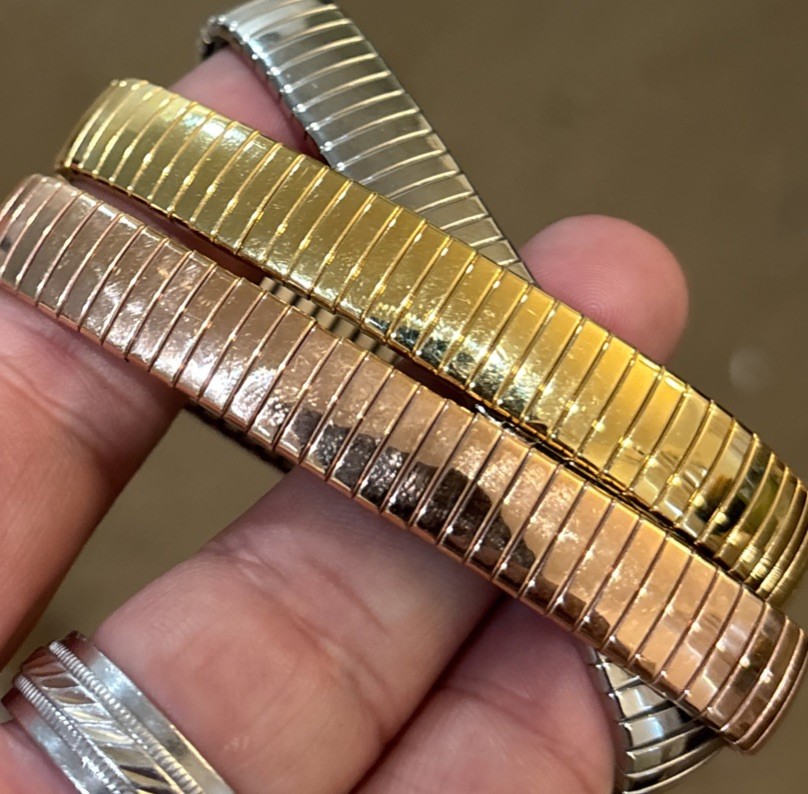 Vintage Interlocking Bracelet Stretch Tri-color Gold, Copper & Silver Tone