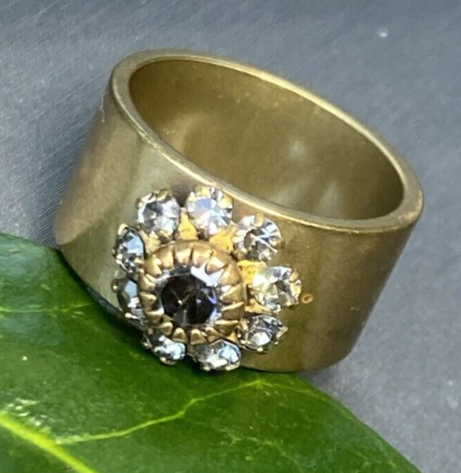 Vintage Bronze Halo Ring Band Estate Jewelry Pre-Owned Crystal Flower Size 5.5