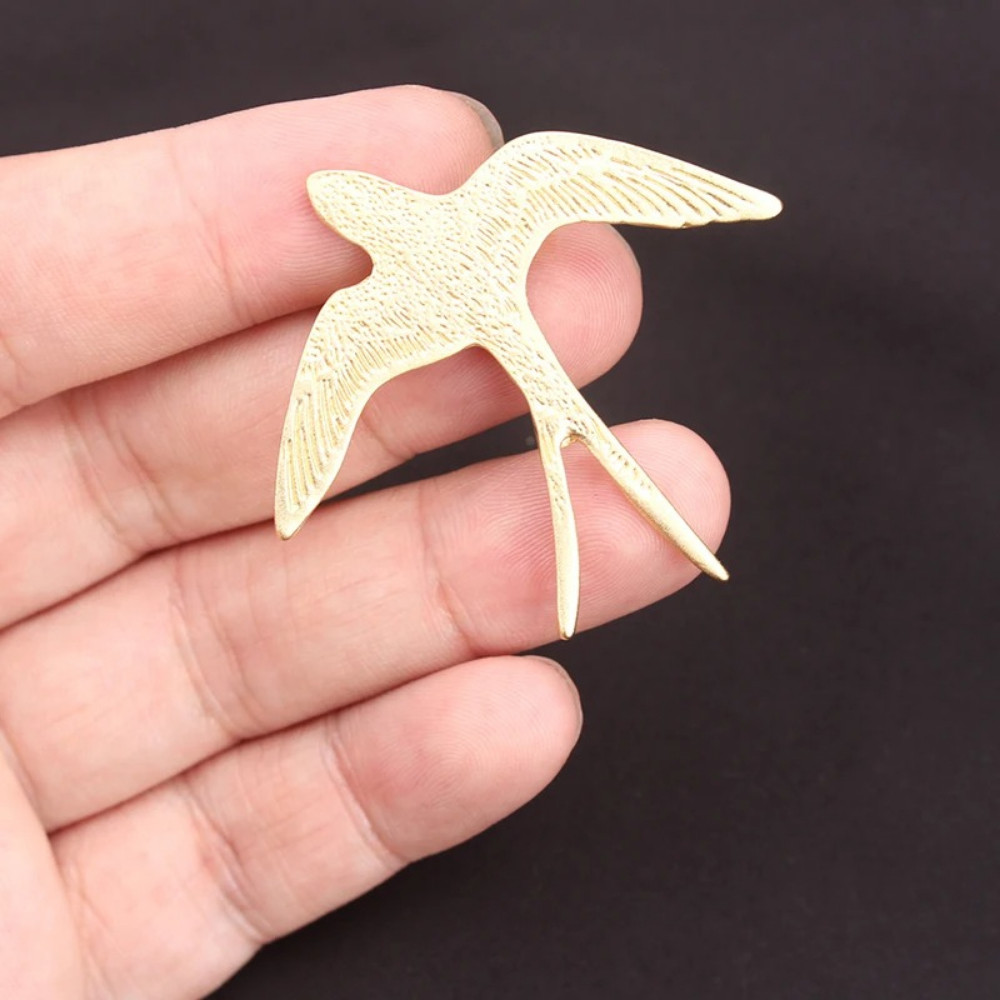 Women Men Unisex Swallow Lover Brooch Fashion Birds Pins Badge Jewelry