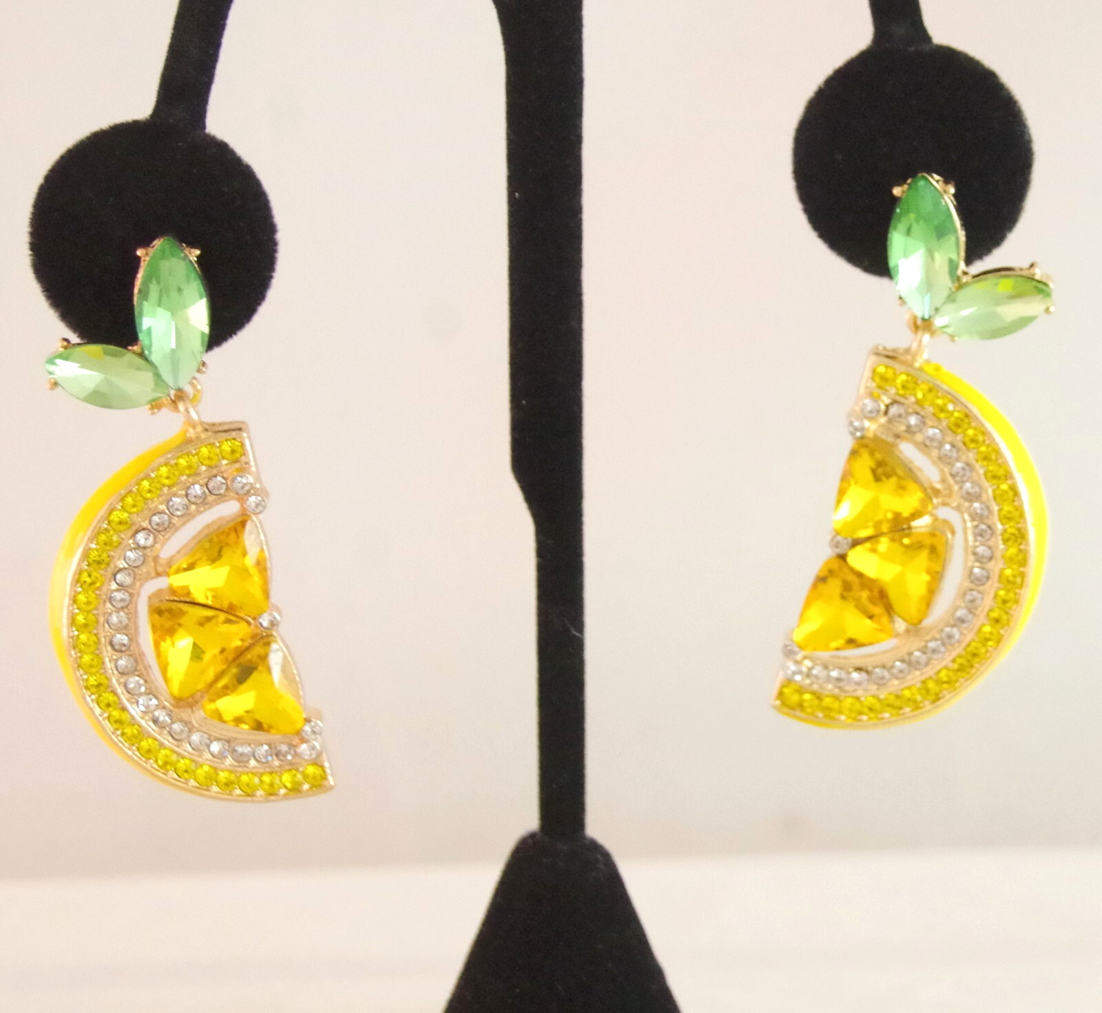 2.25″ BETSEY JOHNSON LEMON SLICE FRUIT CRYSTAL RHINESTONE DROP DANGLE EARRINGS