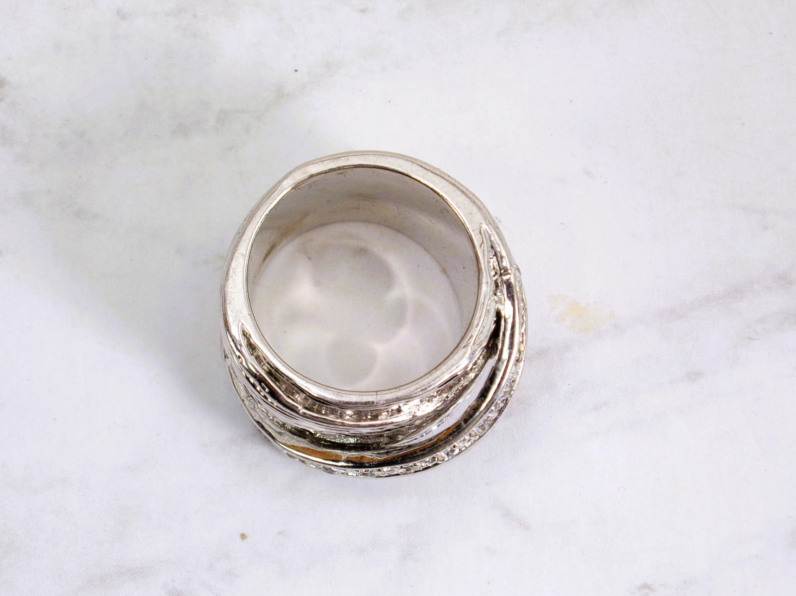 Large wide silver band ring with clear cubic zirconia stone wrap Size 7 NEW