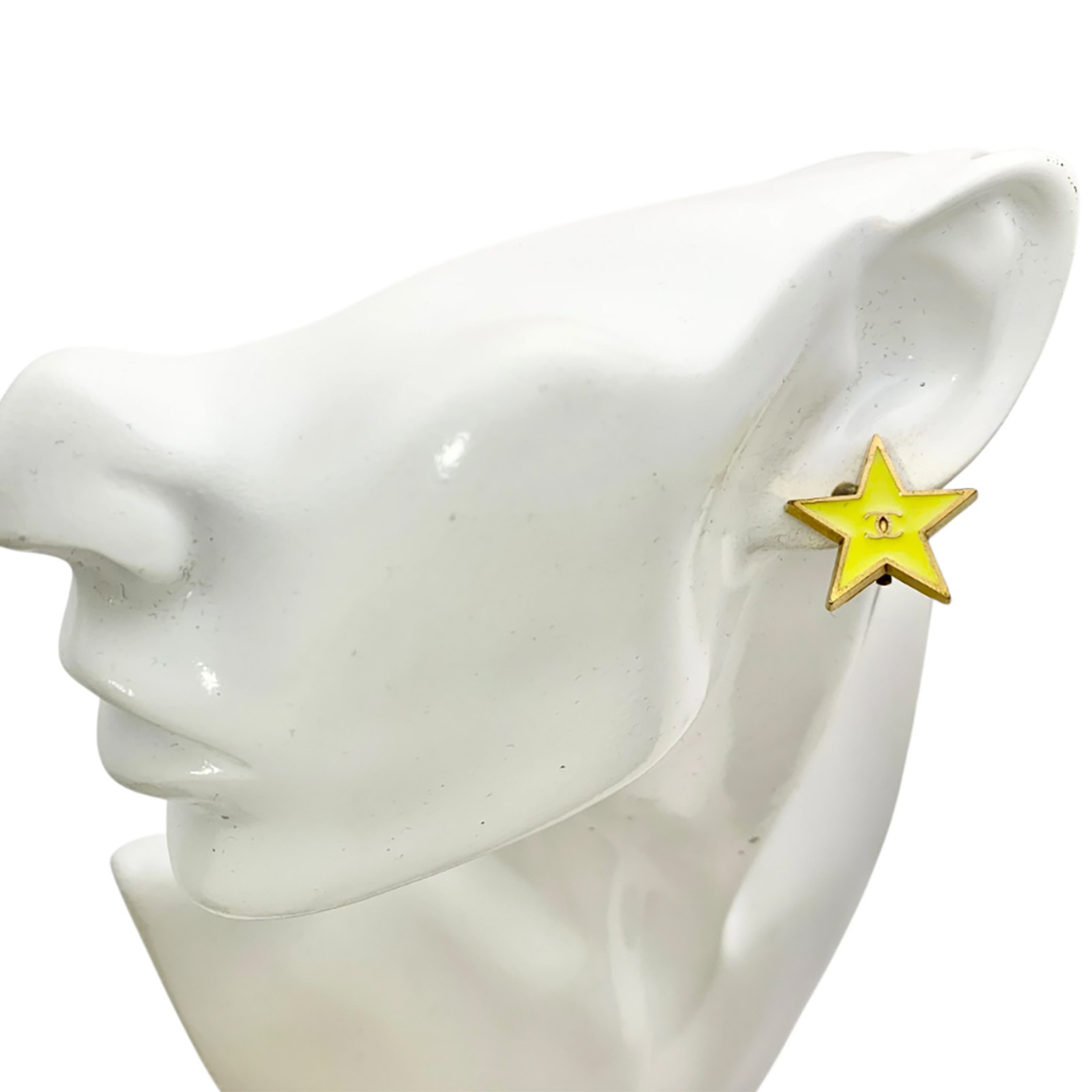 CHANEL CC Logos Yellow Star Clip-On Earrings Gold Tone 01P Auth #2604