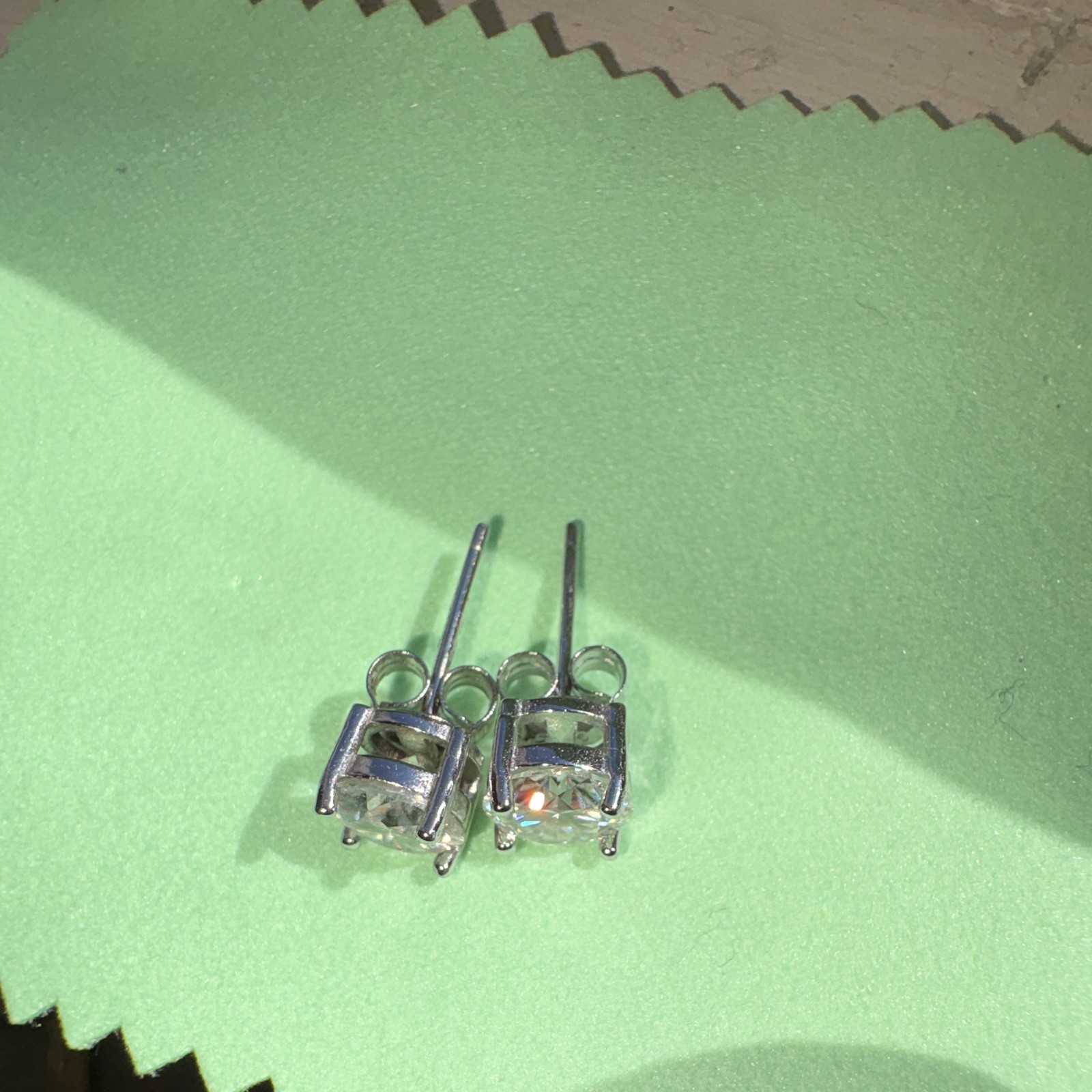 VVS Silver-Tone Metal Round Clear/White Prong Set Stud Earrings Pair Butterfly