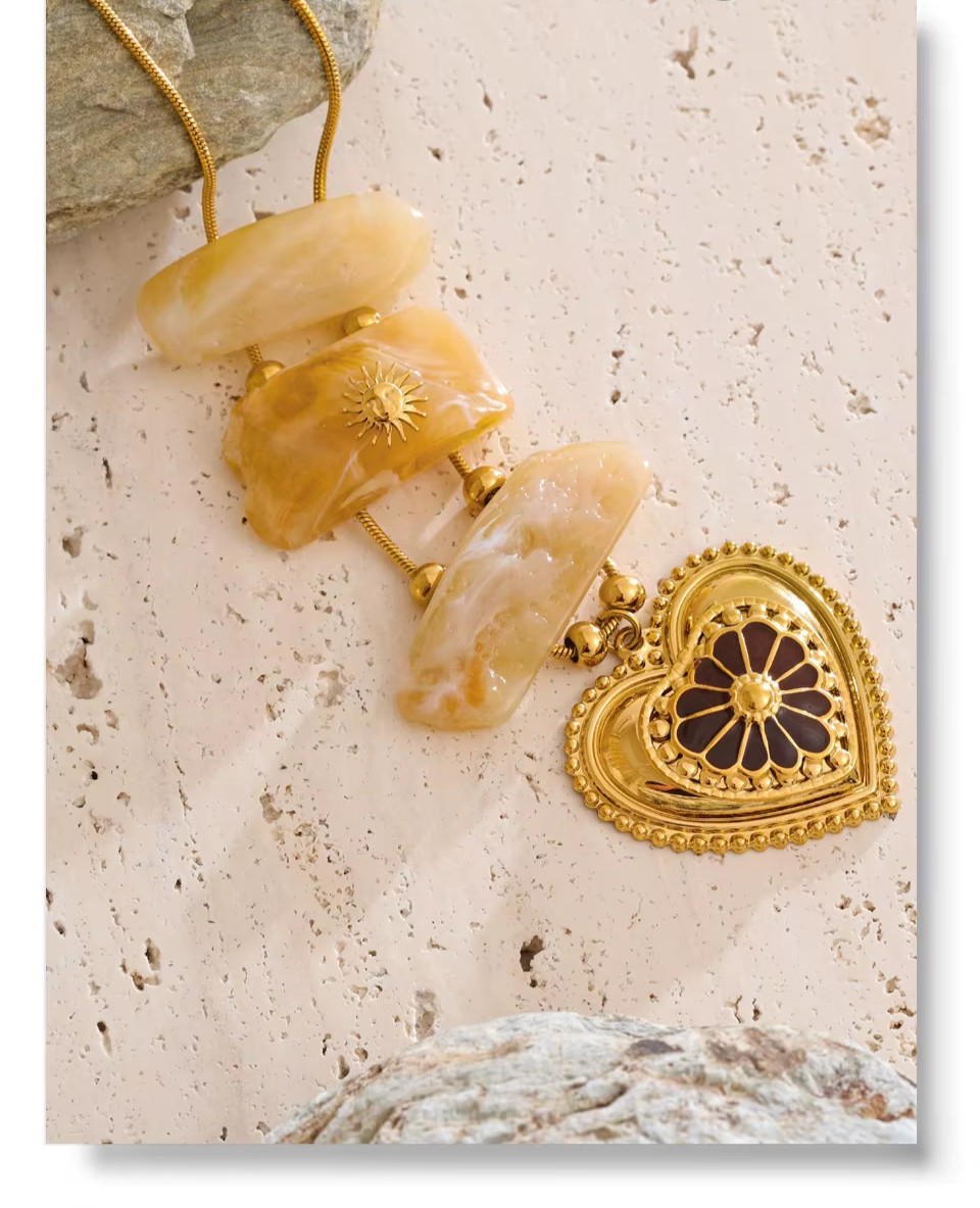 EXQUISITE Gold Plate Heart Valentine Pendant Stone Rectangle Heart Pendant NEW