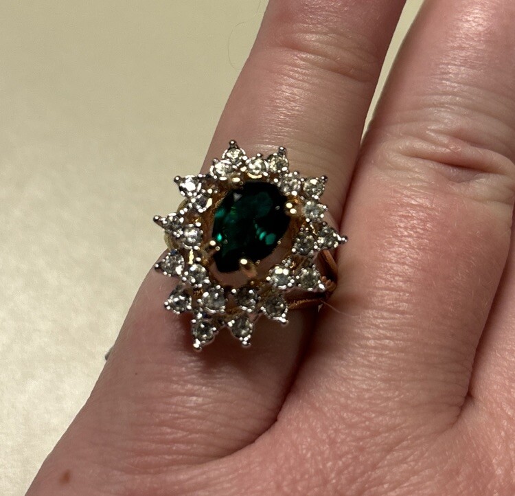 Vintage 18K HGE Gold Plated Green Pear Cluster Ladies Ring Size 5 NOS