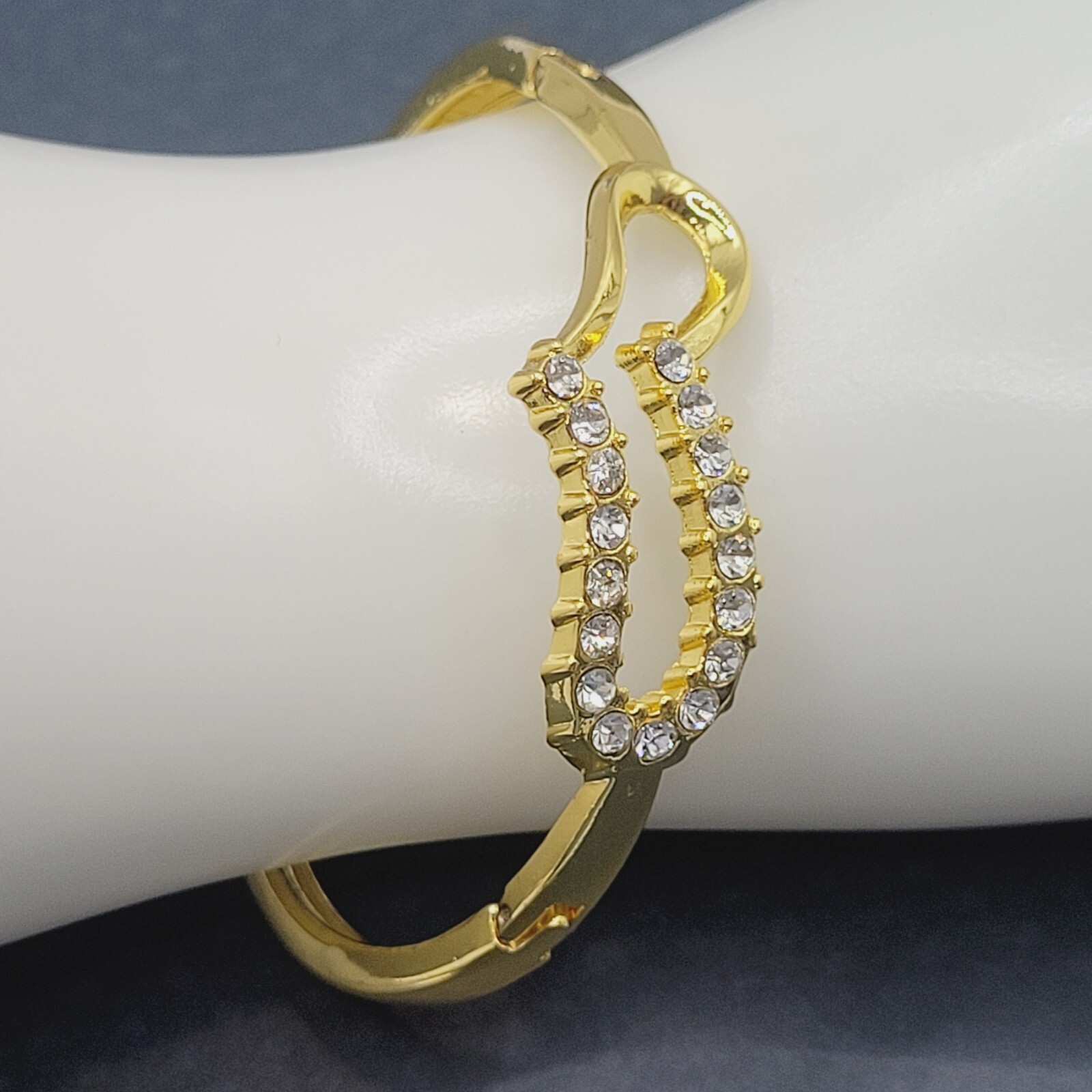 Austrian Crystal Rhinestones Modern Art Deco Heart Bracelet Gold Tone 8 Inch