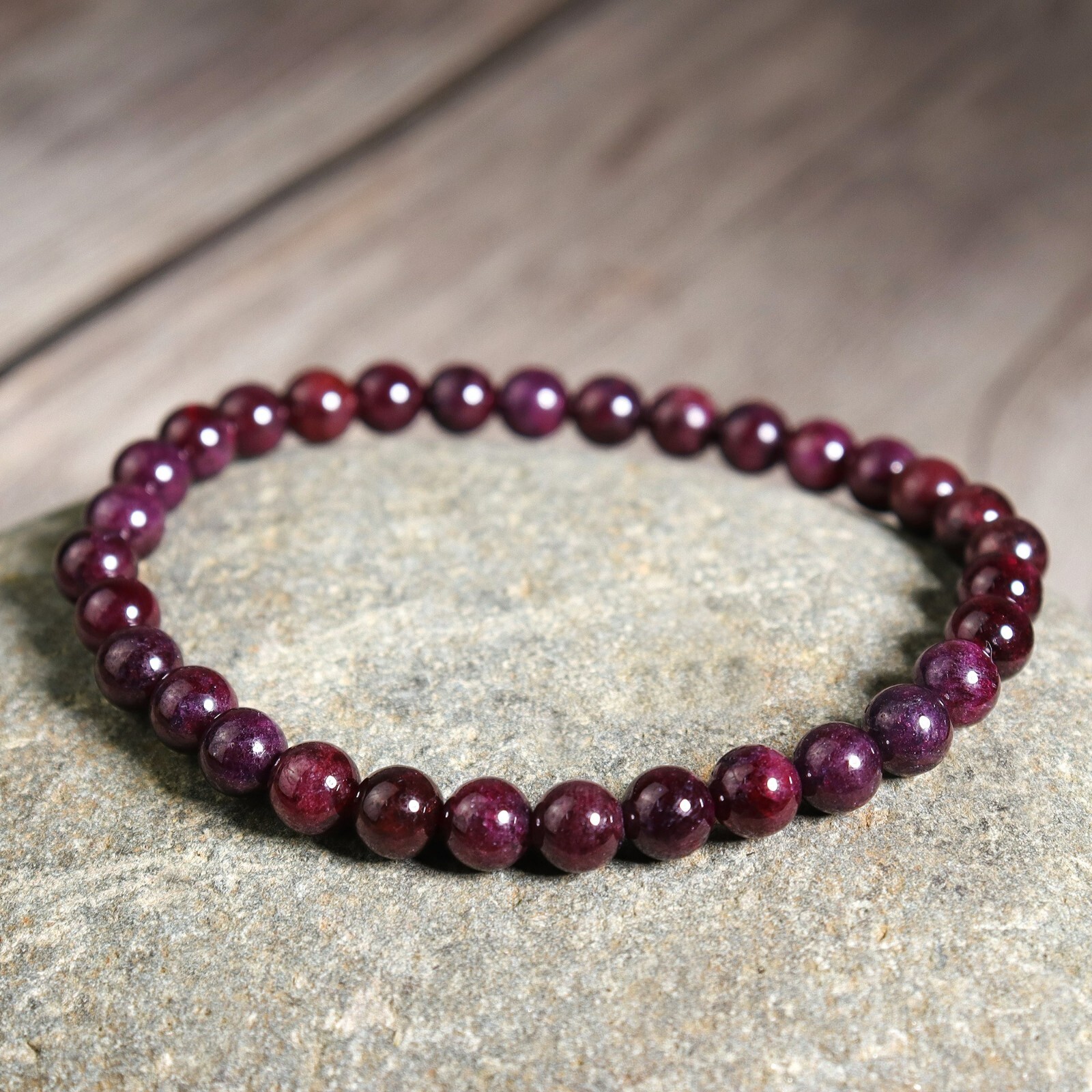 Natural Garnet Bead Healing Protection Women Stone Crystal Stretch Bracelet Gift