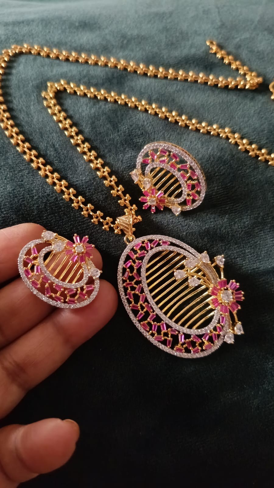 Exclusive High-Quality Chain Set with Pendant & Earrings | Elegant Designer Jewe