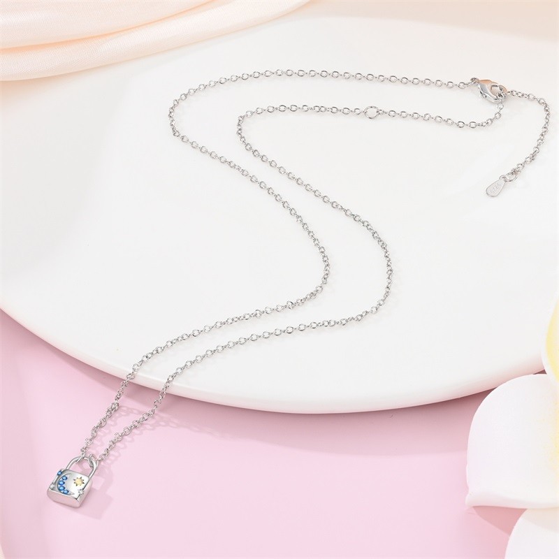 PANDACH 925 Sterling Silver Moon & Star Necklace Lock Pendant 18″ – Adjustable