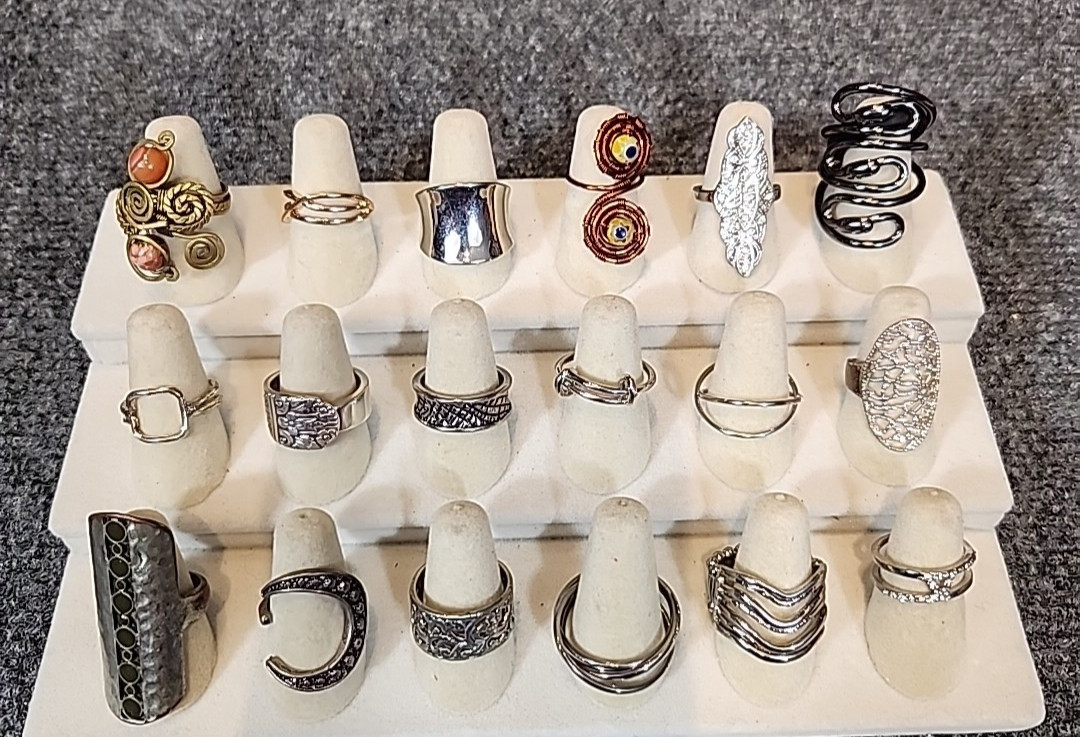 Jewelry 18 Egyptian Rings Adjustable Sized Stretch Lot #172 See Description