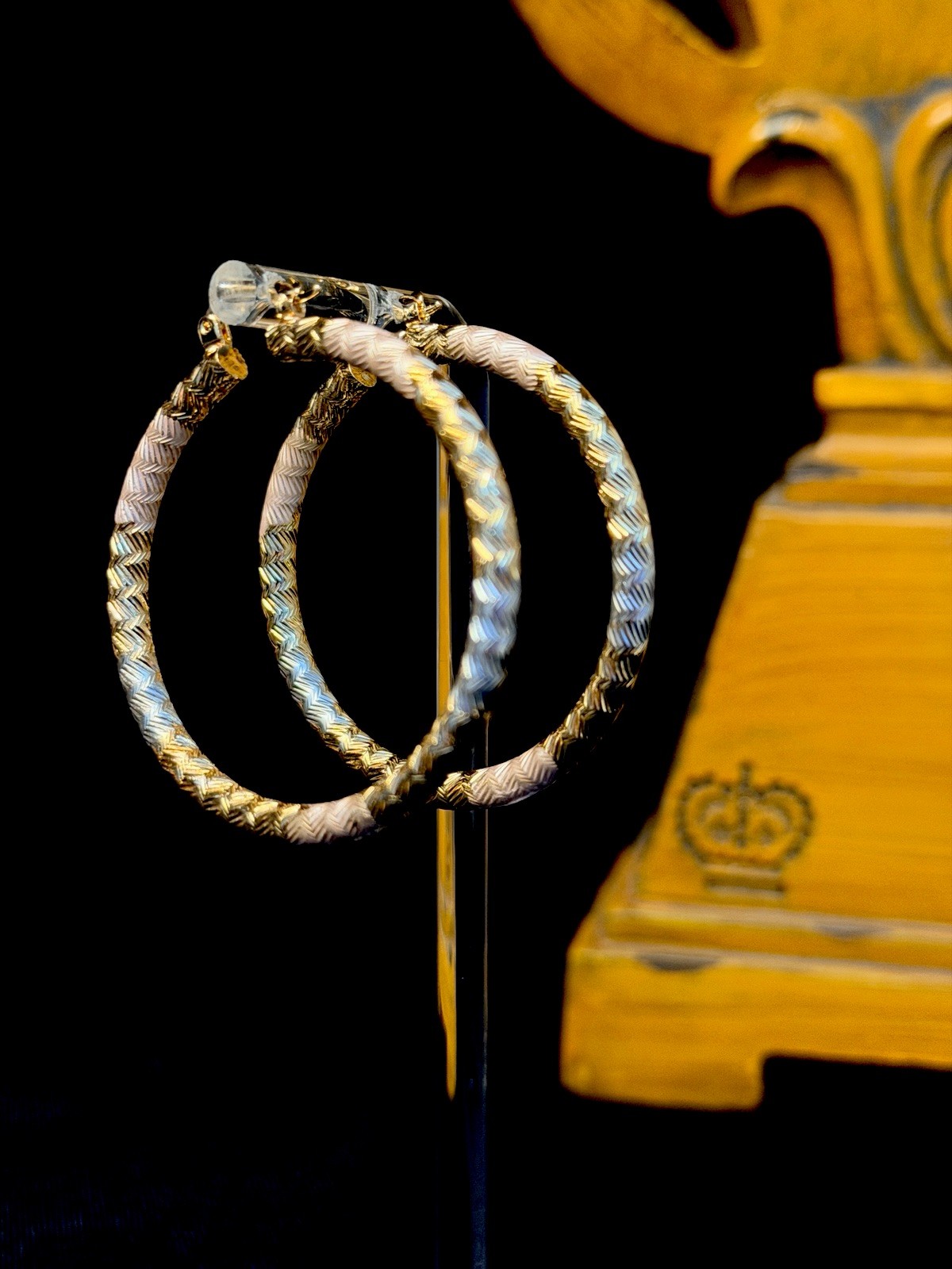 14K Gold Tri-Tone Textured Round Hoop Earrings Latch Back Closure. 2in diameter