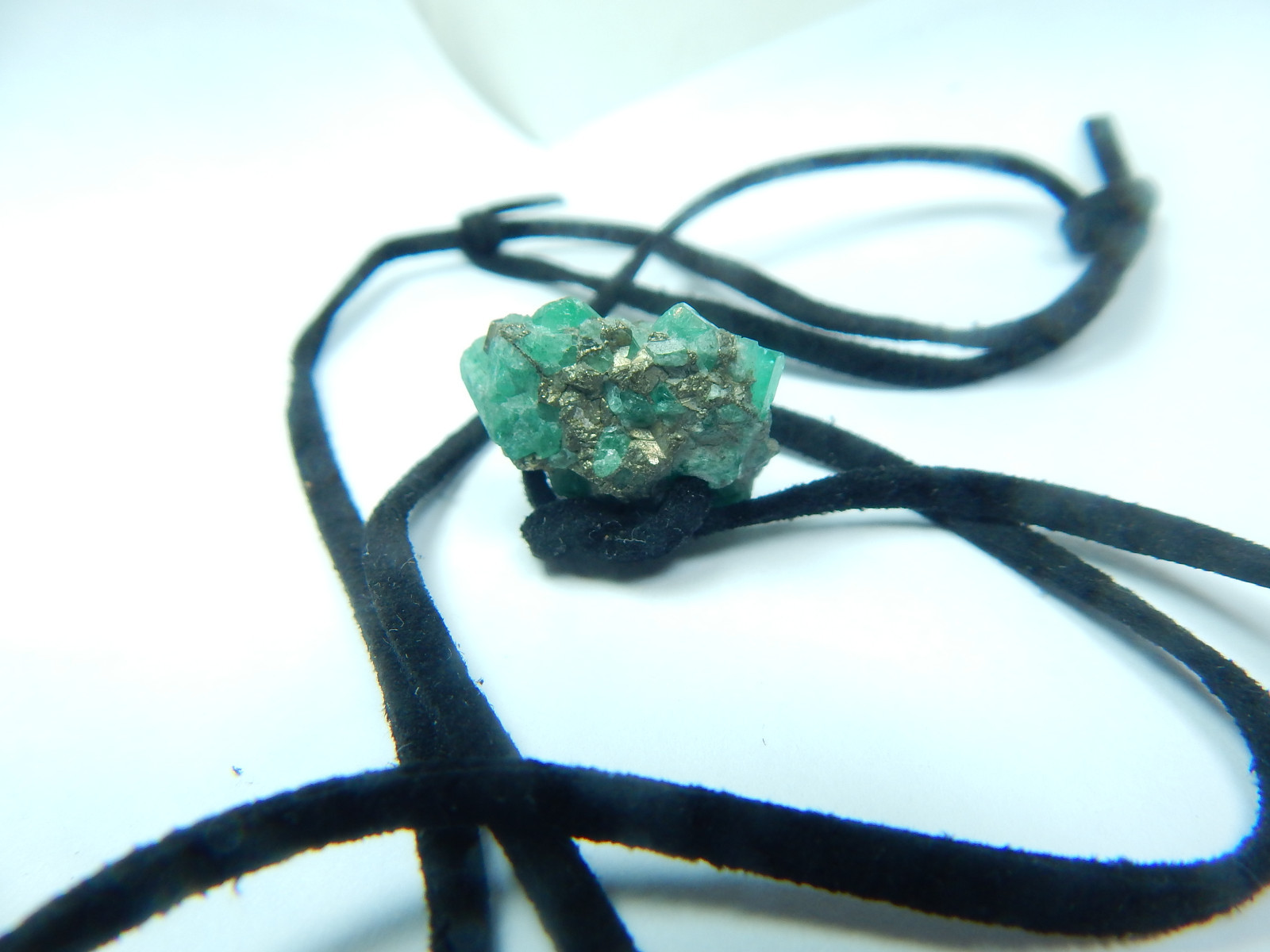 Colombian Emerald Rock with Crystals 26.00 Cts Raw Natural Mineral Beryl Muzo M