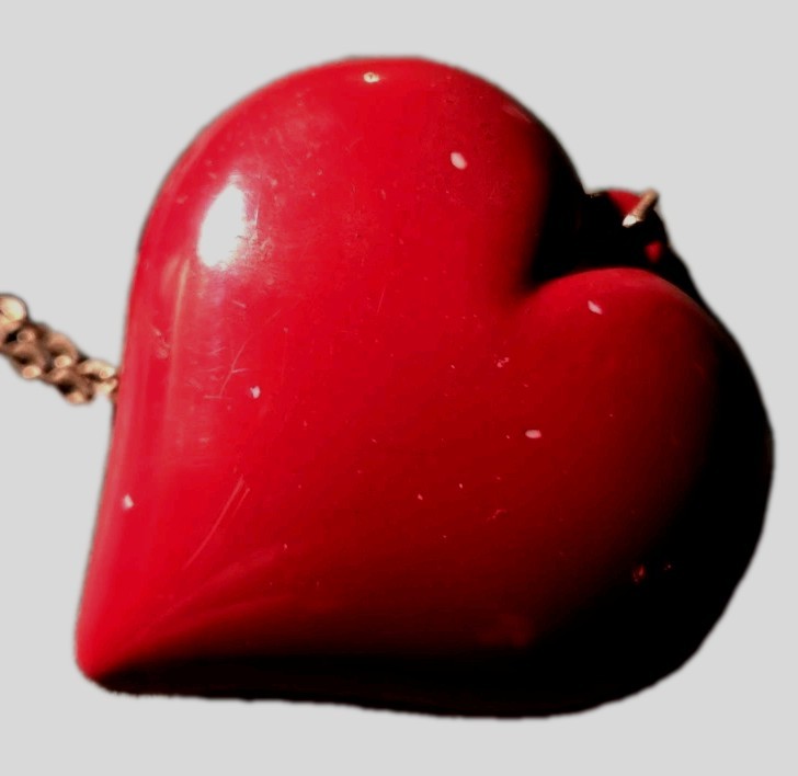 Red Heart Love Pendant Necklace 30″ G Goldtone Chain Heart Pendant 1.5X1.5″